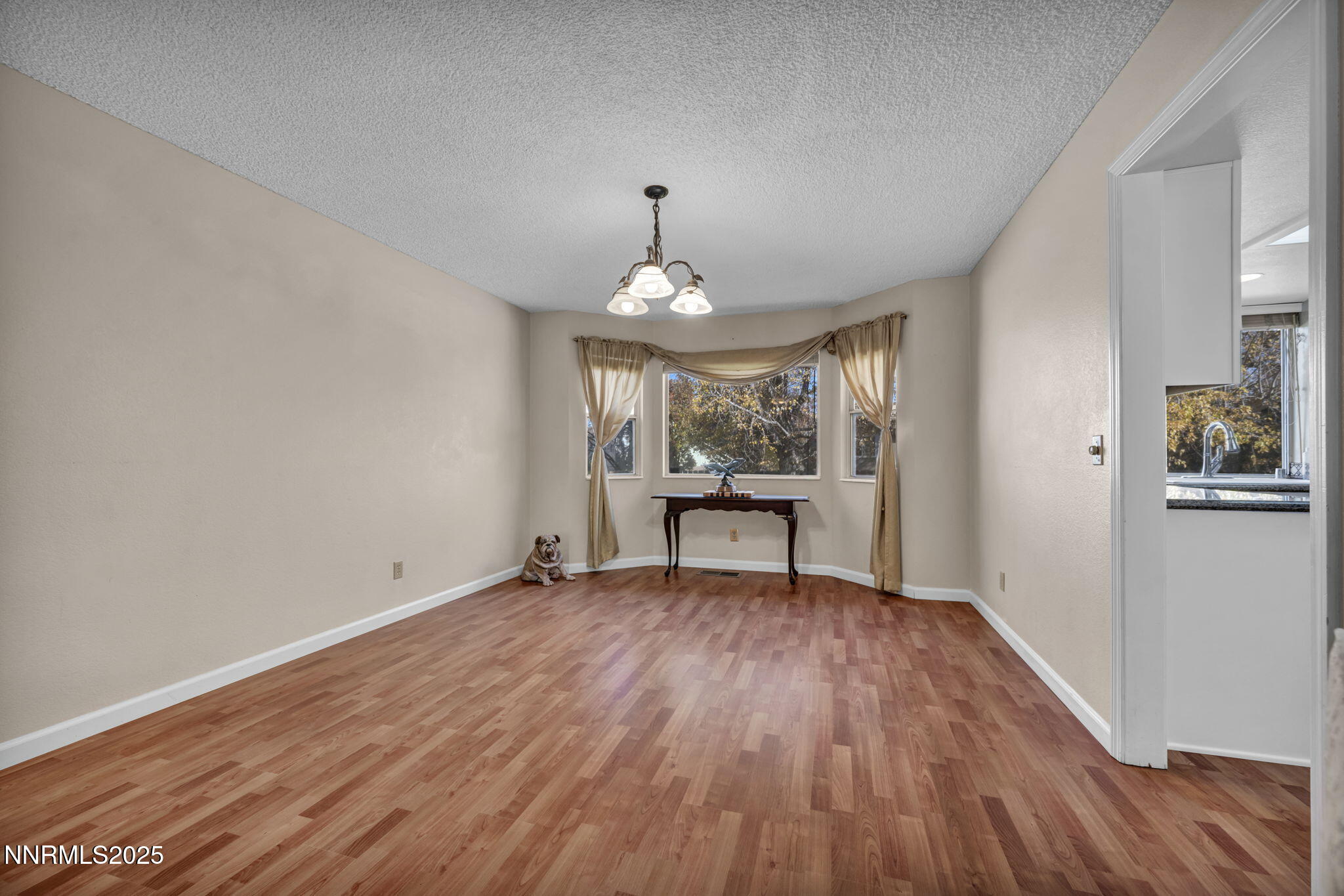 49-web-or-mls-957-leah-cir