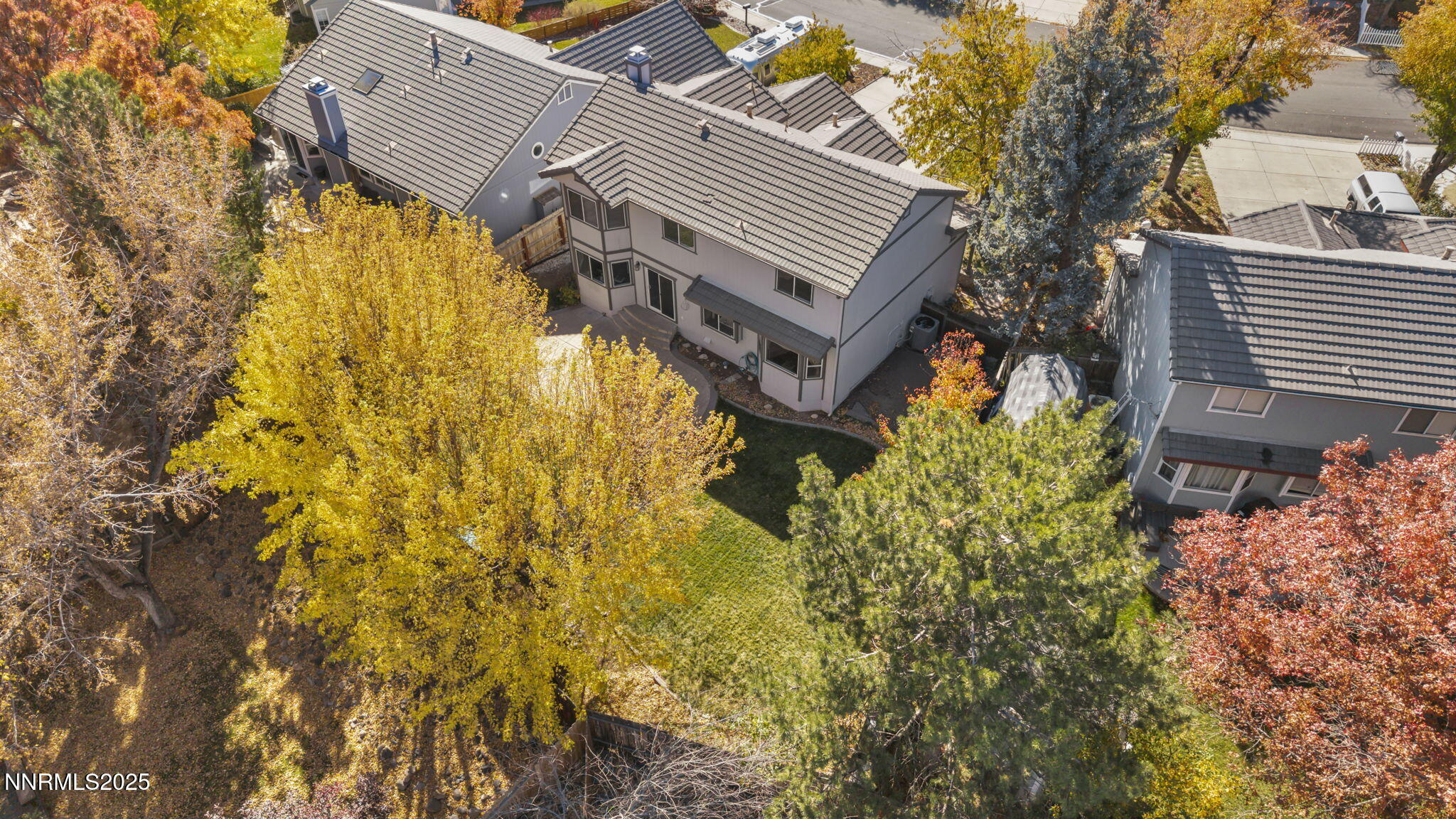 19-web-or-mls-957-leah-cir