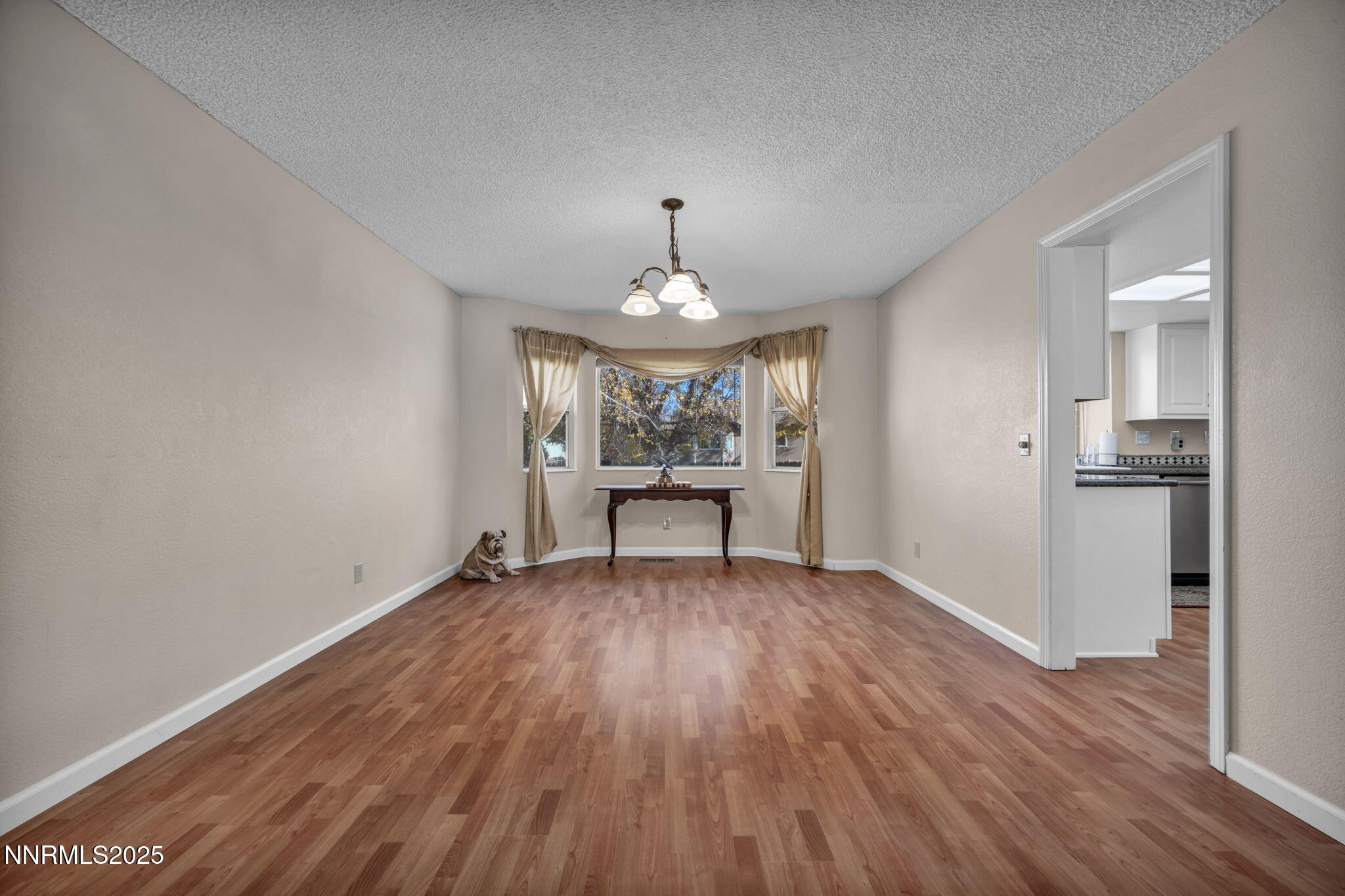 48-web-or-mls-957-leah-cir