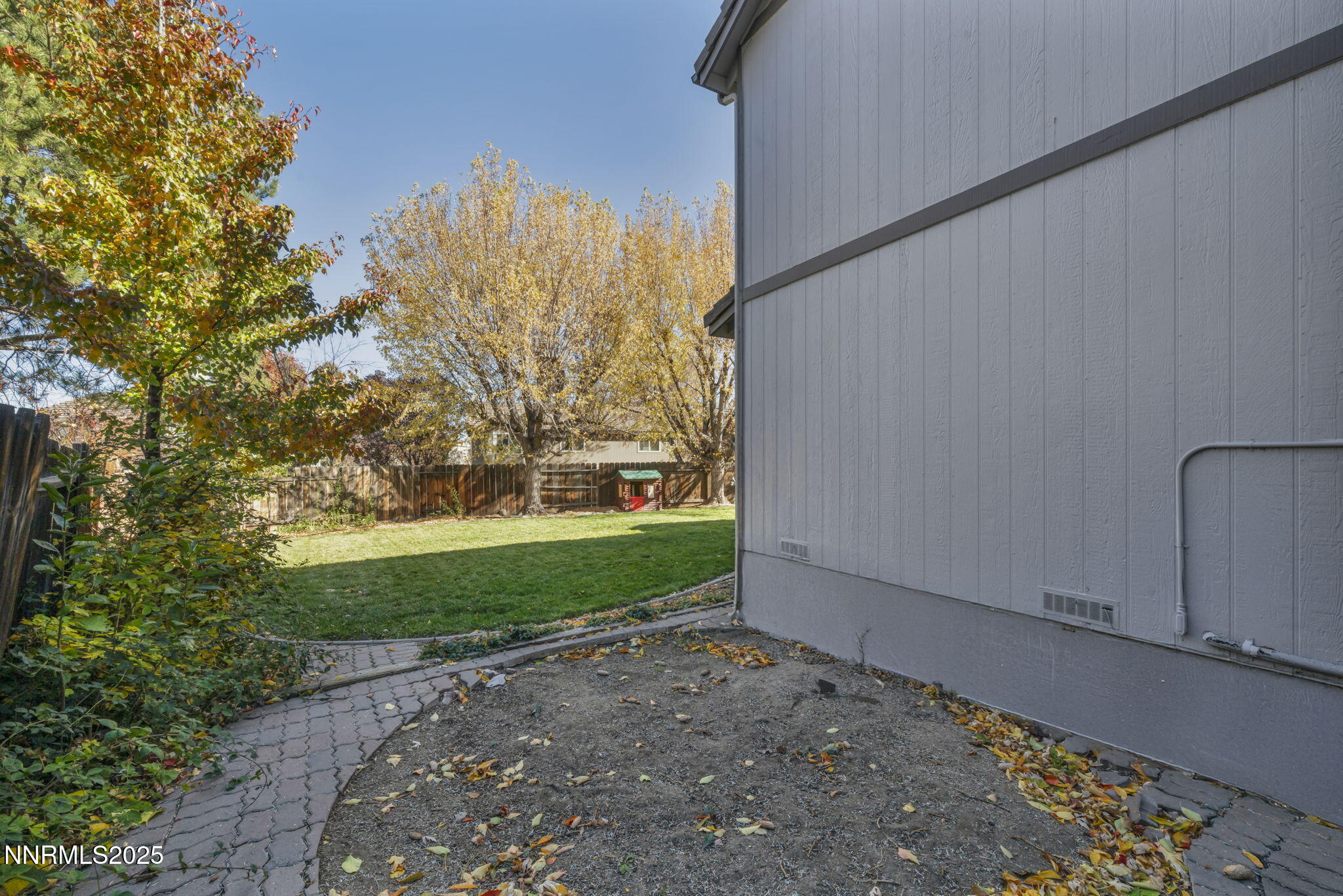 9-web-or-mls-957-leah-cir