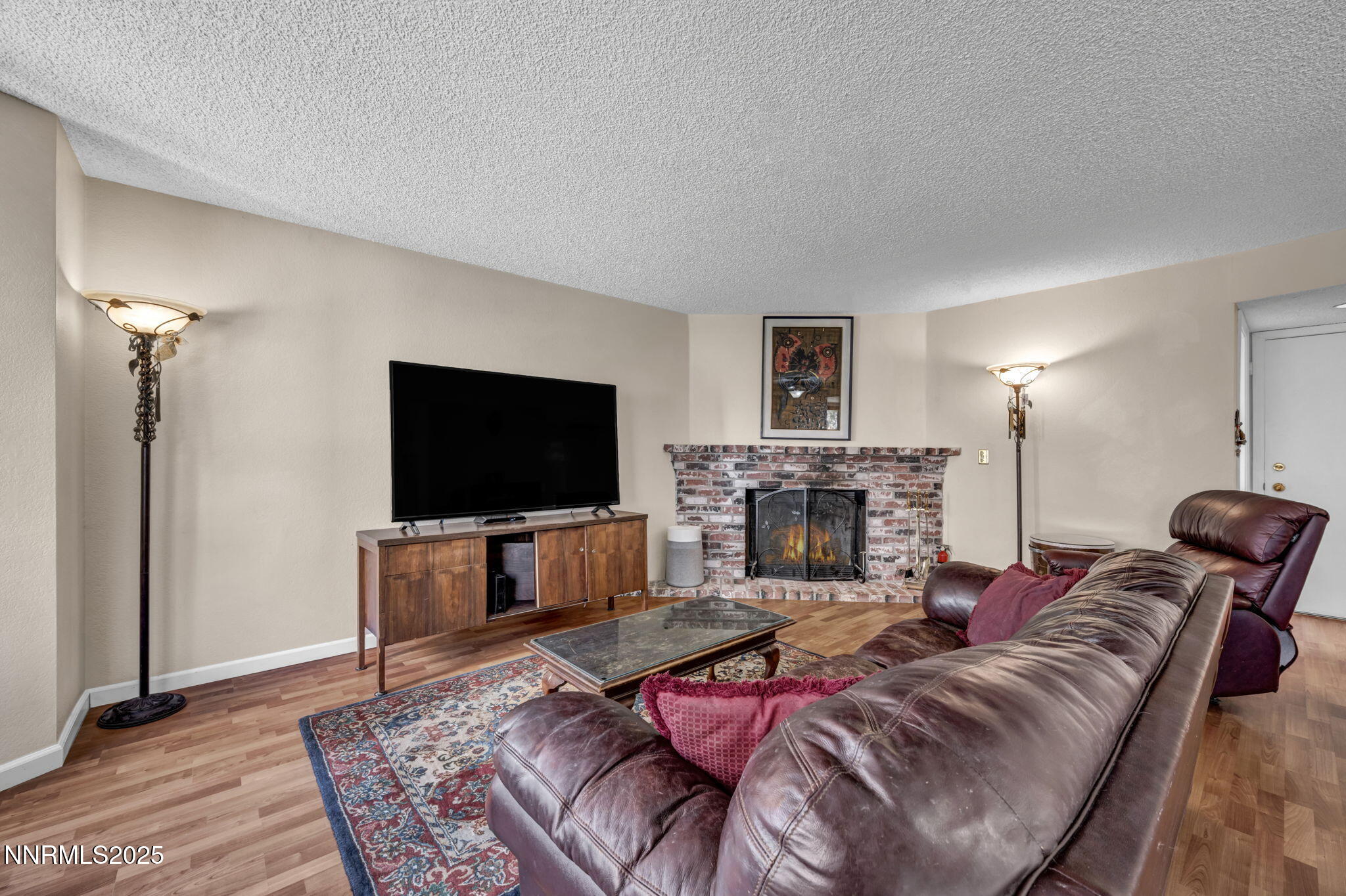 37-web-or-mls-957-leah-cir