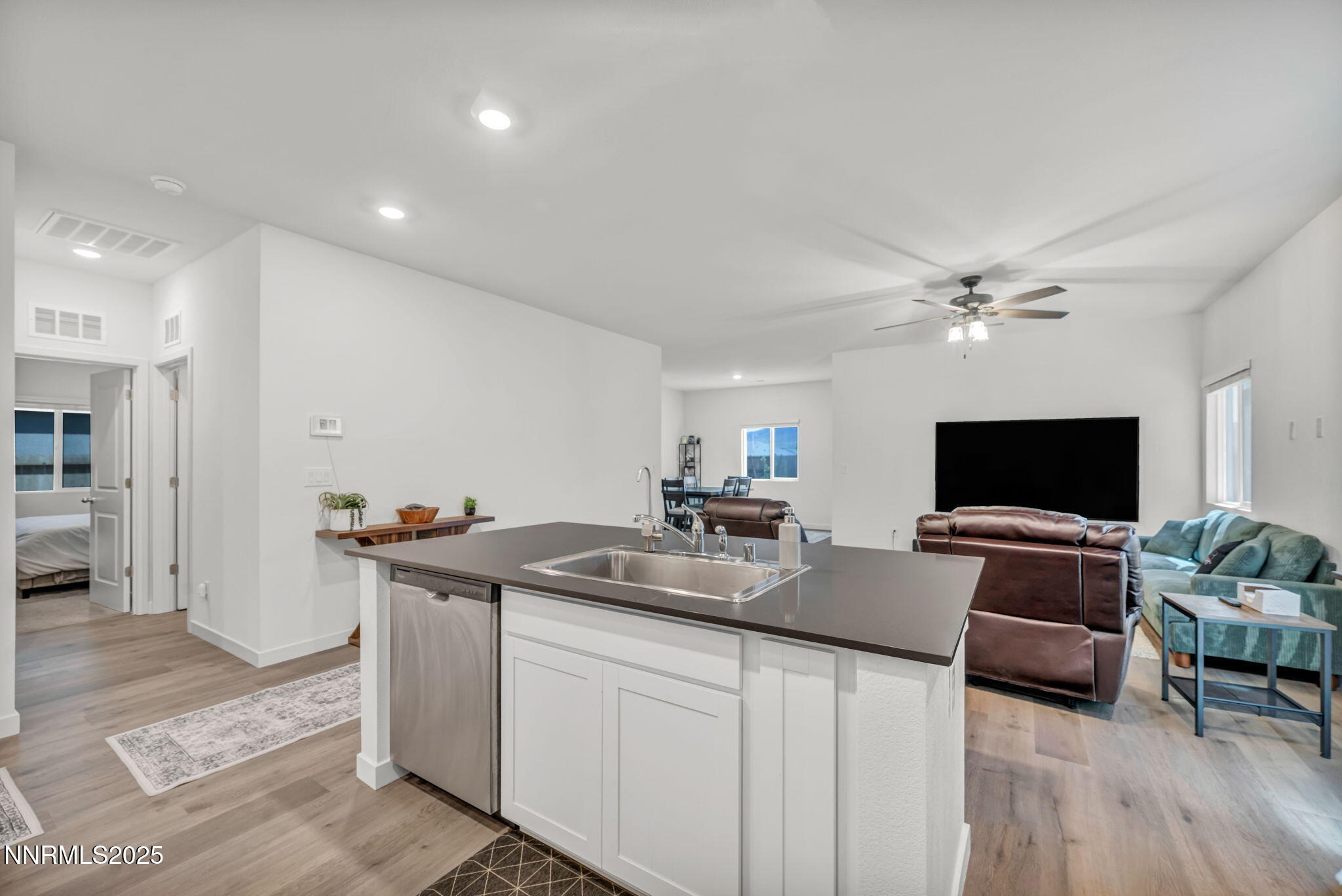 49-web-or-mls-1019-anthony-ln