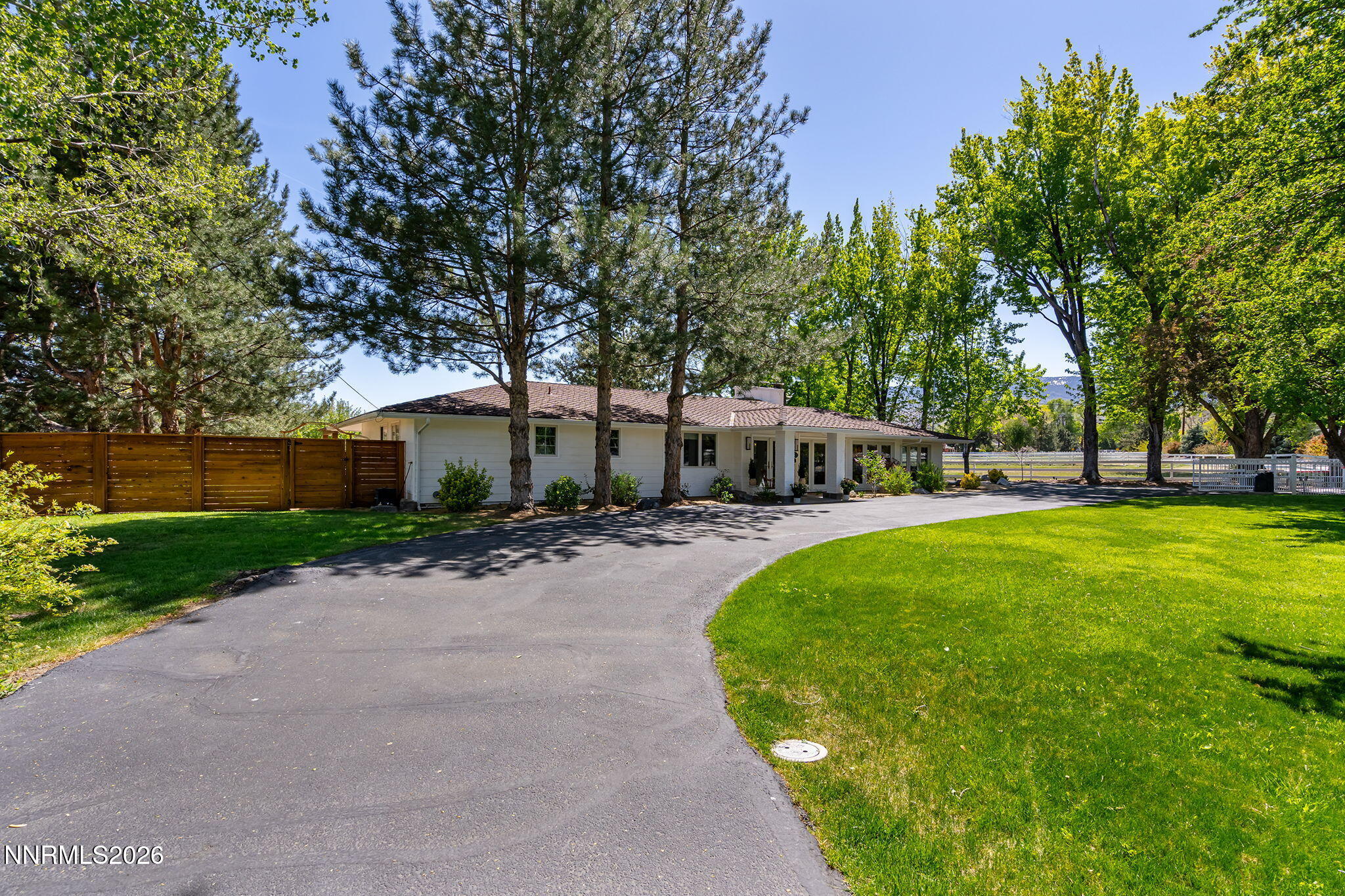 990 Del Monte Lane