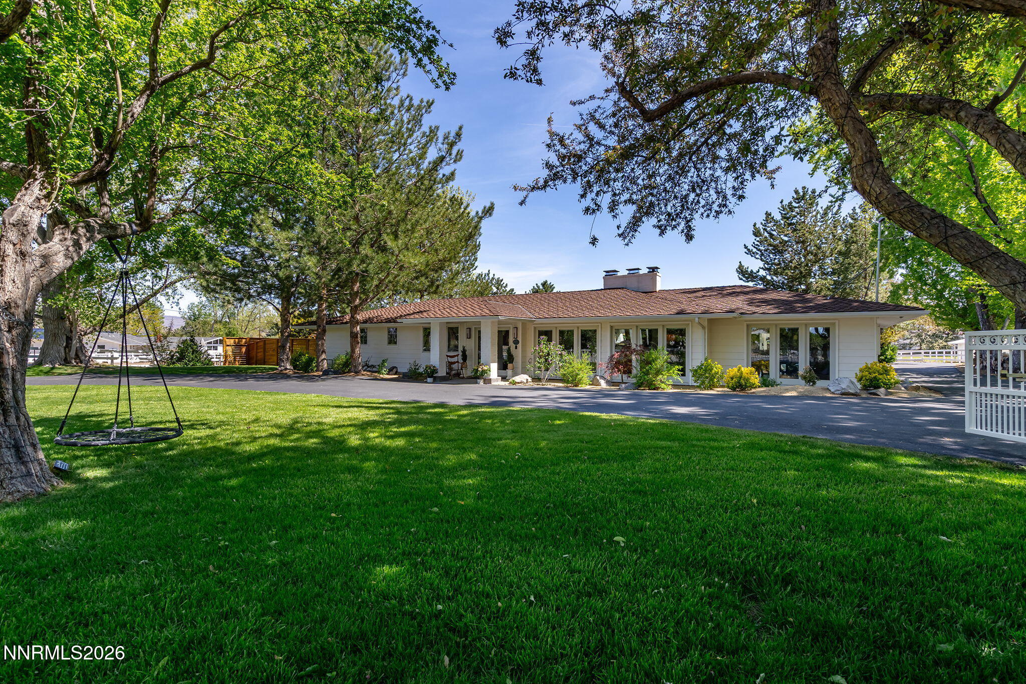 990 Del Monte Lane