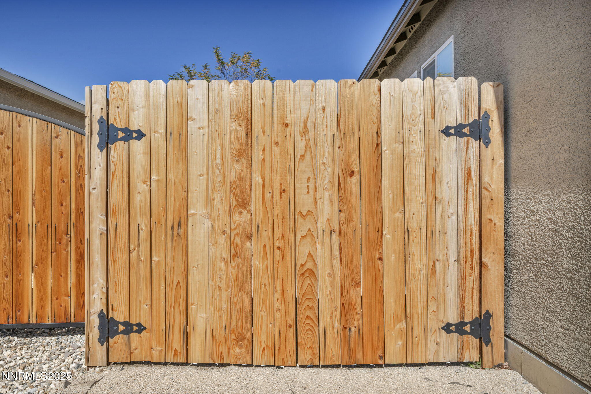 180 walnut SIDE GATE