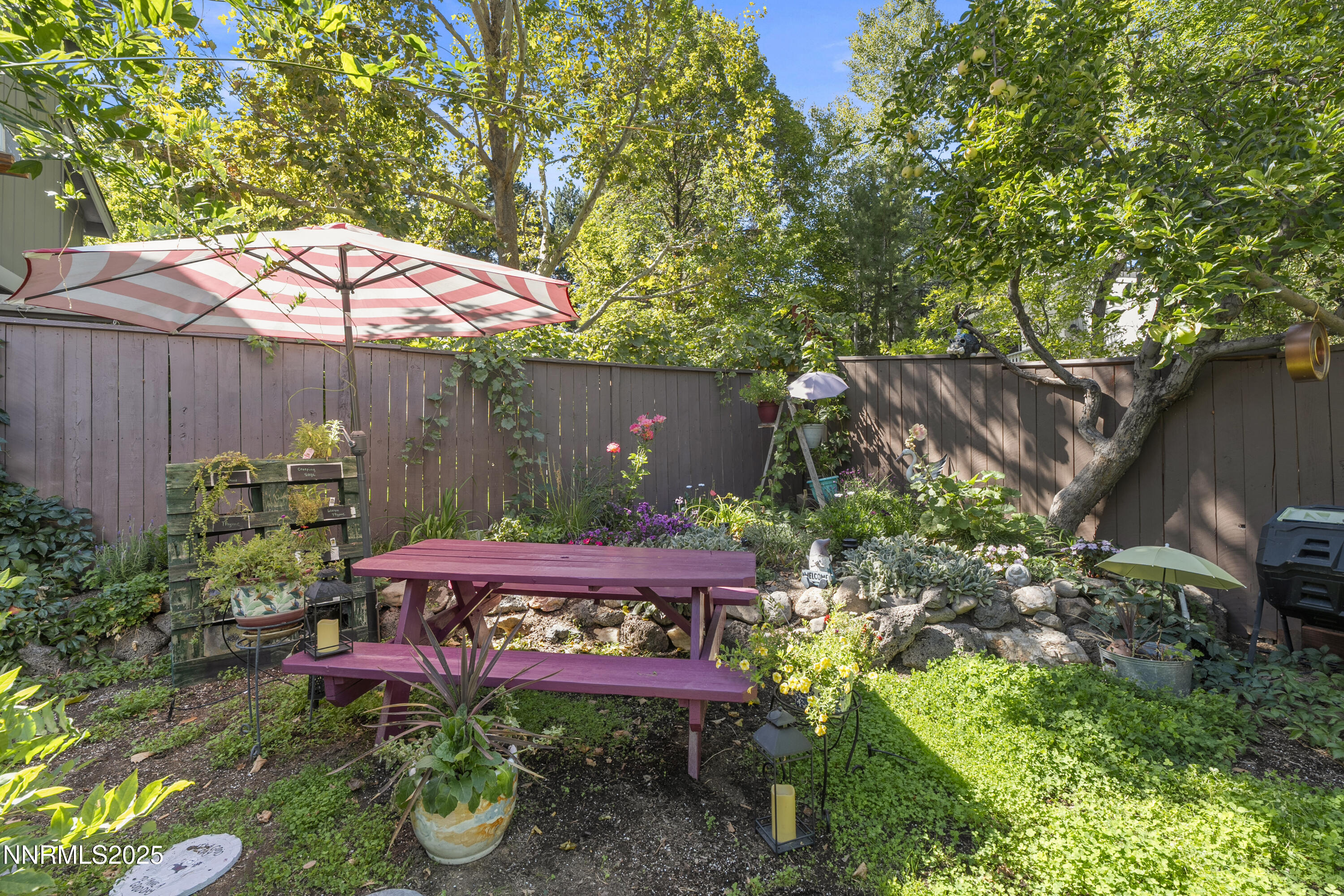 46-6435 Meadow Valley Ln-125-15-183