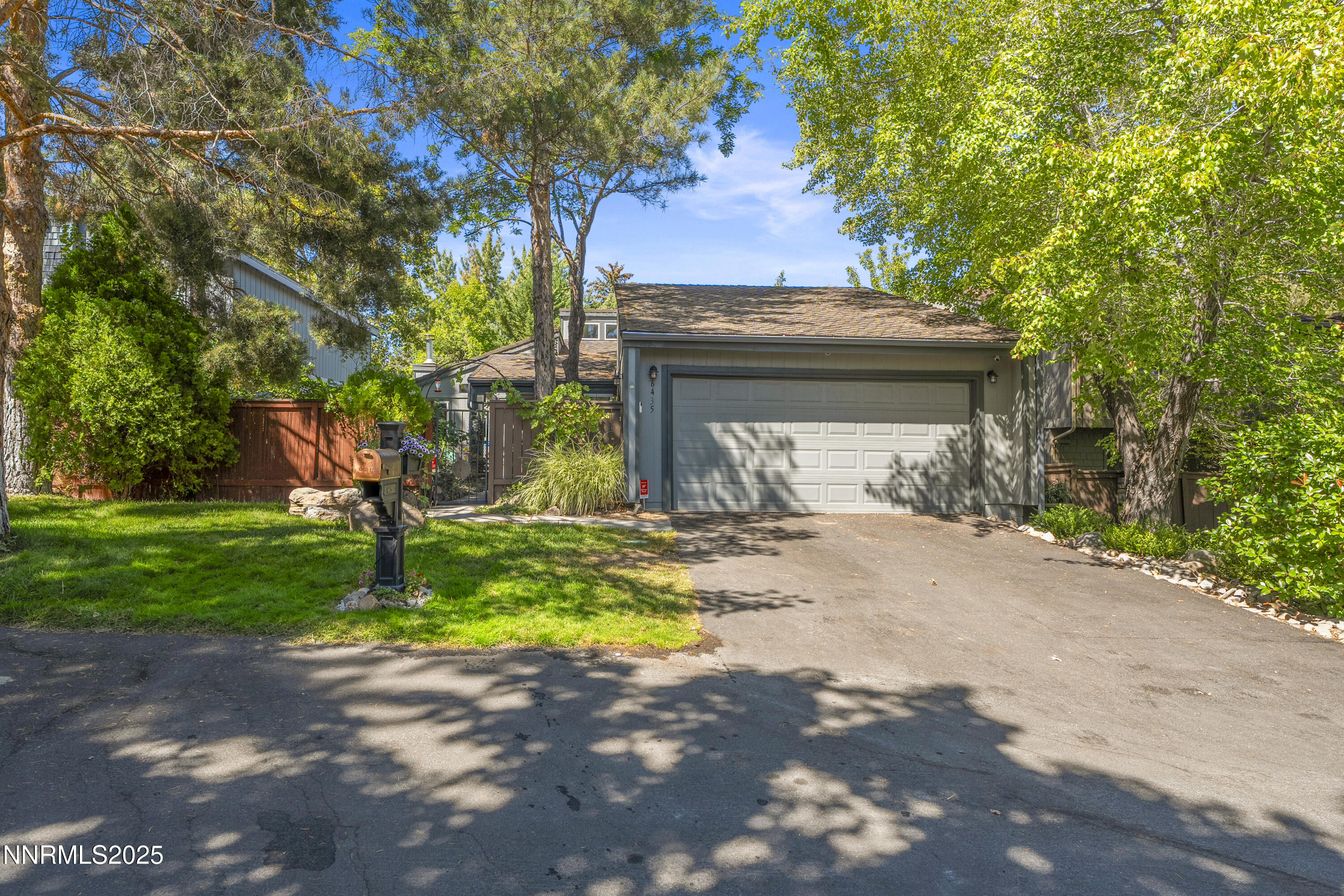 01-6435 Meadow Valley Ln-125-15-102