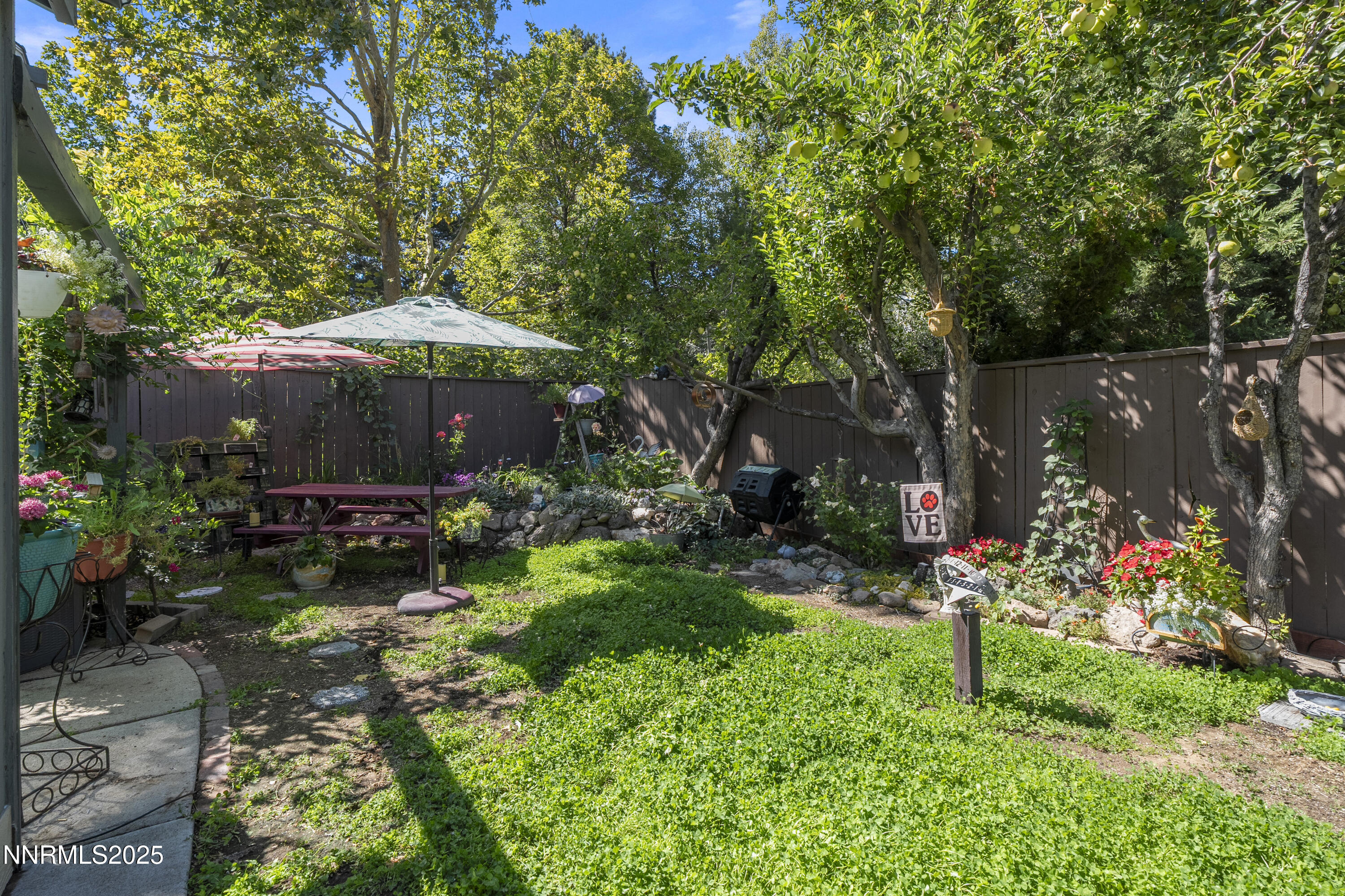 53-6435 Meadow Valley Ln-125-15-217