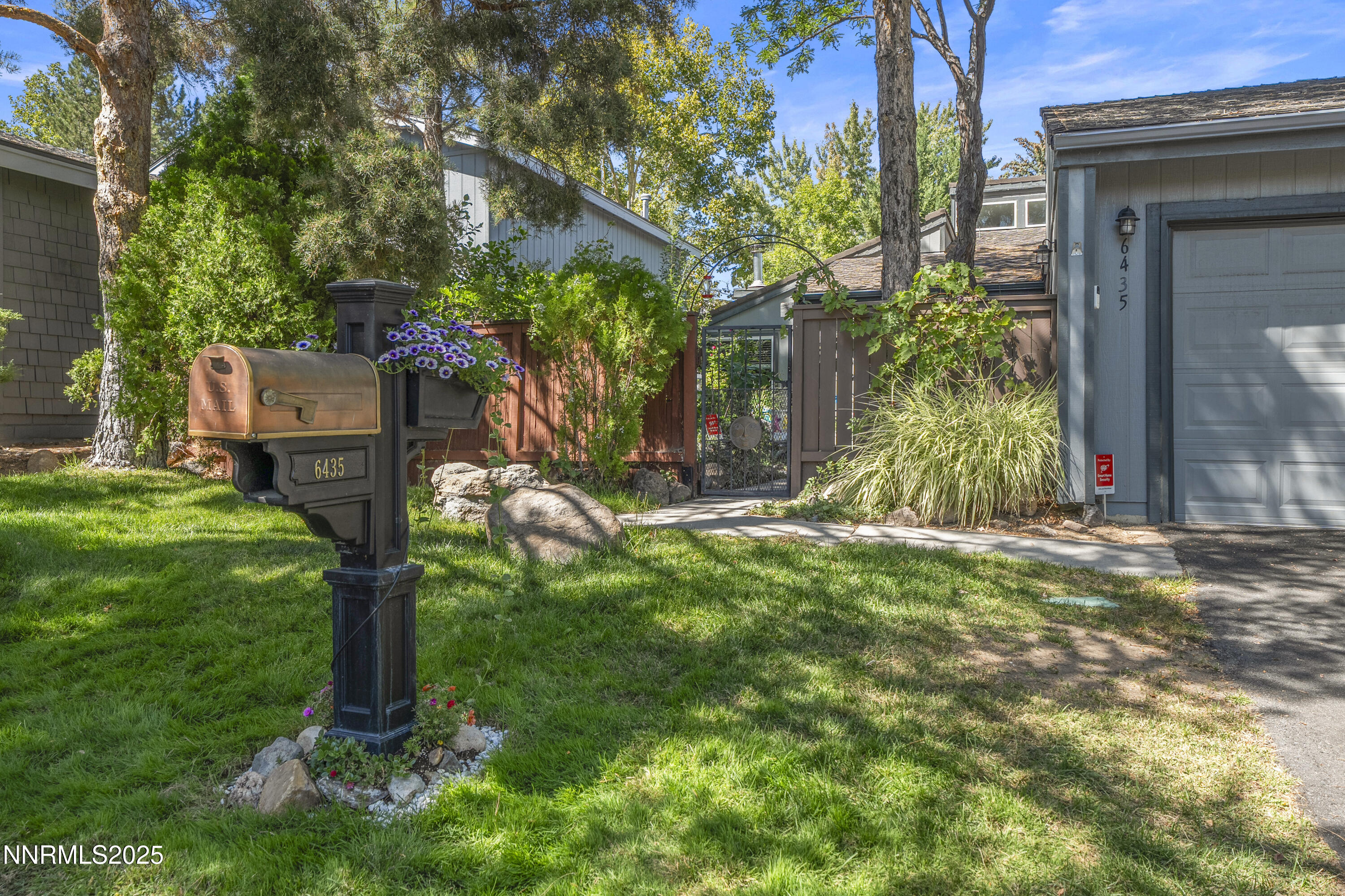 04-6435 Meadow Valley Ln-125-15-117