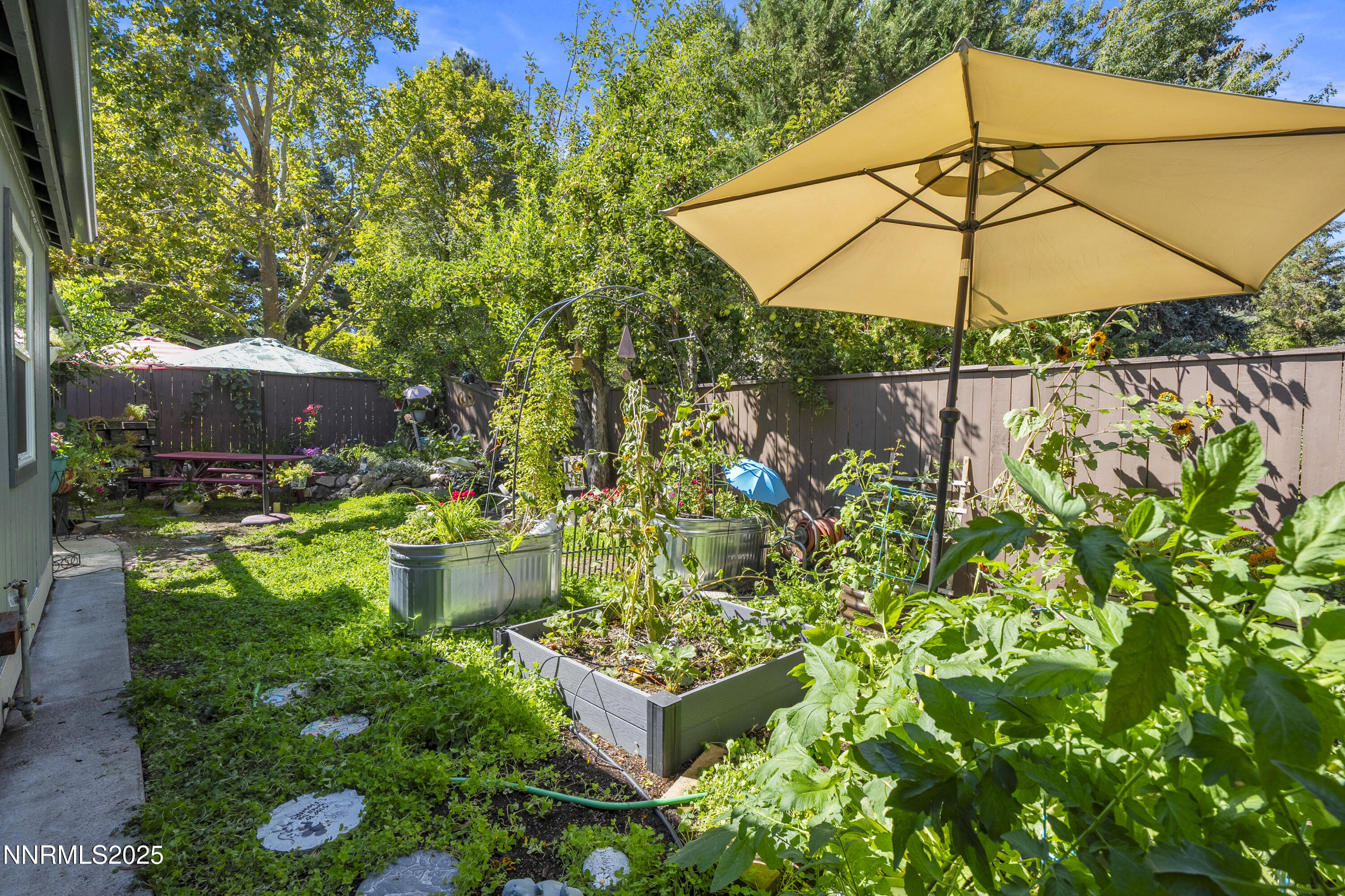 52-6435 Meadow Valley Ln-125-15-212