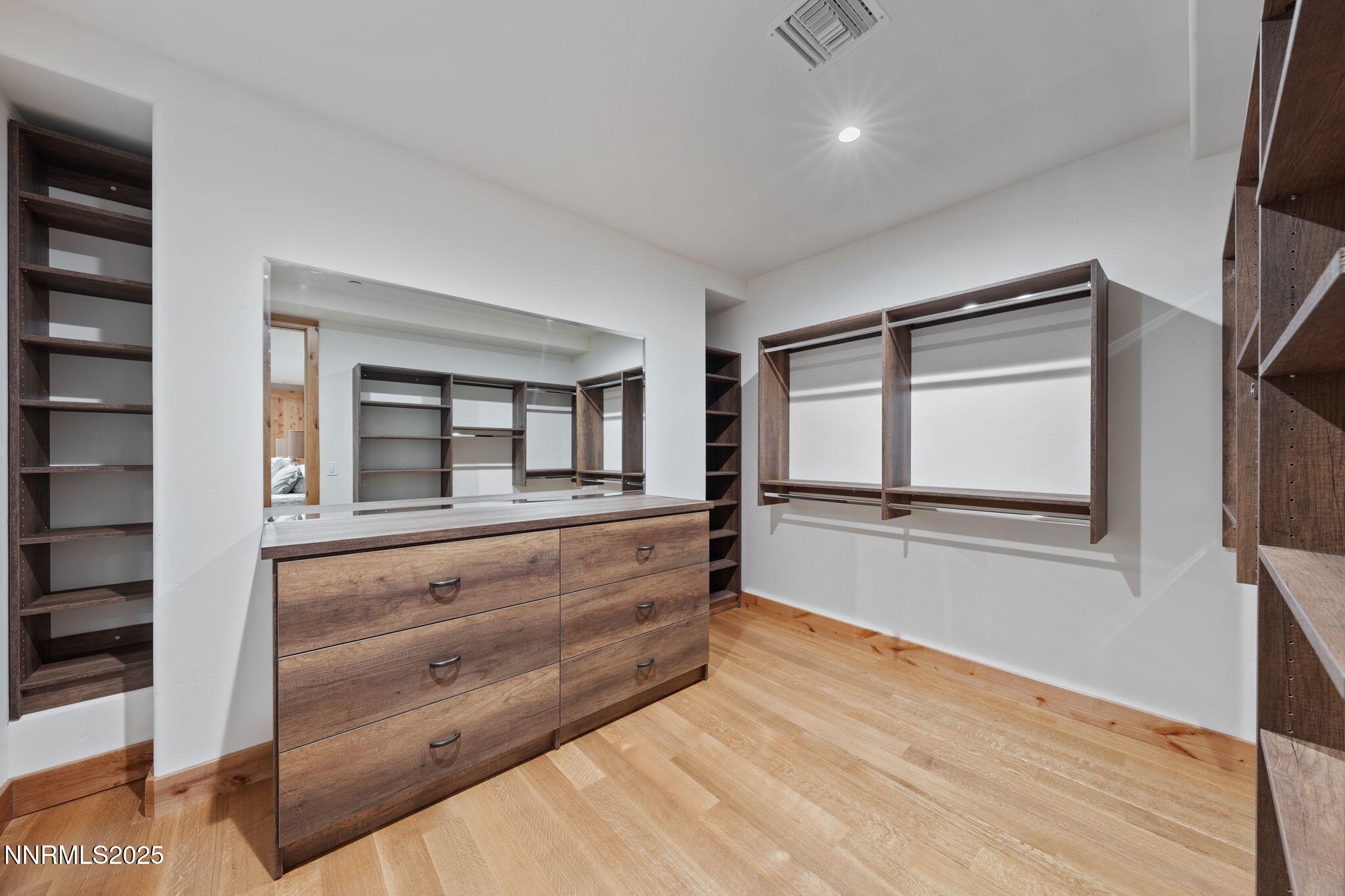 145-web-or-mls-DS201104