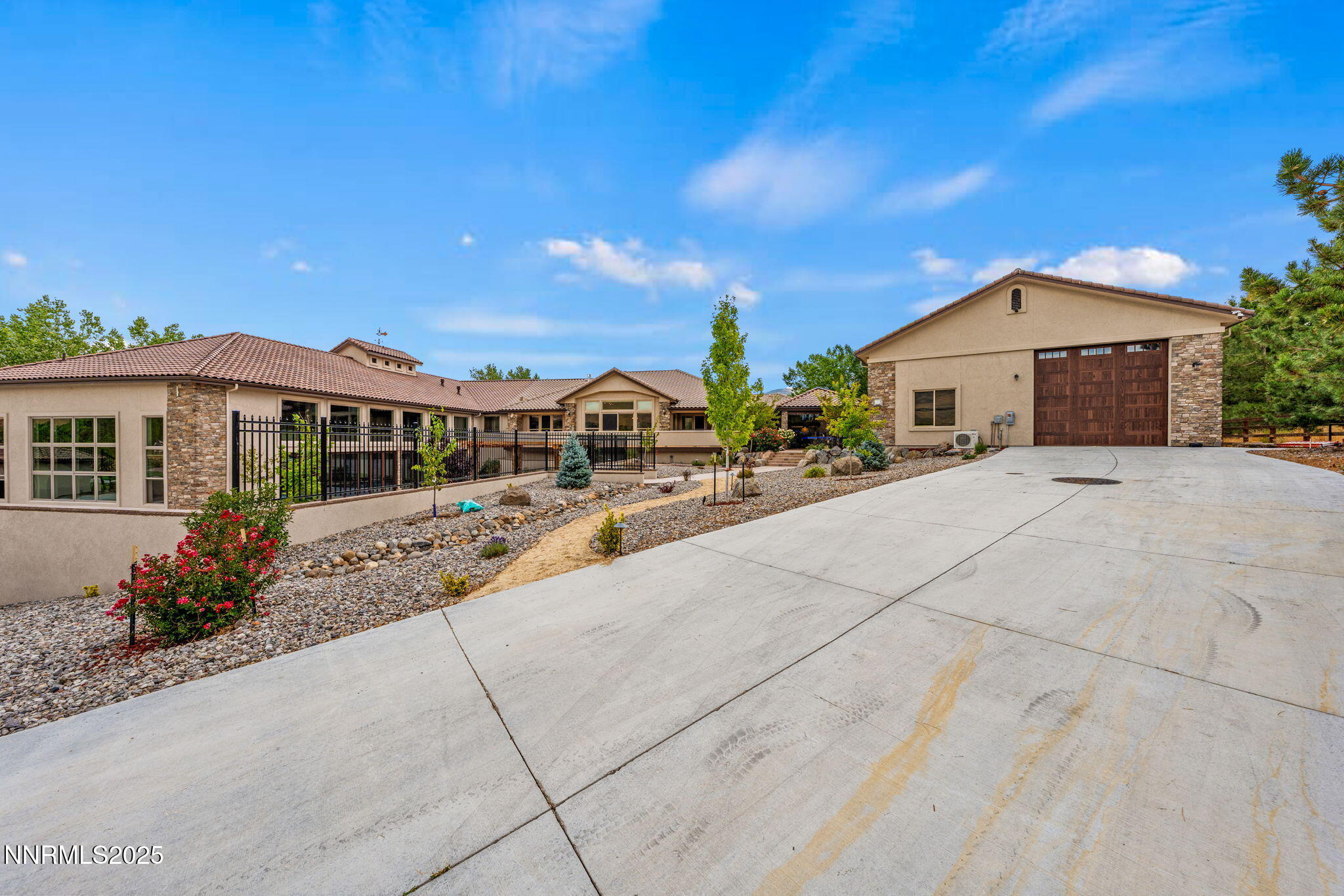 100-web-or-mls-DS200879