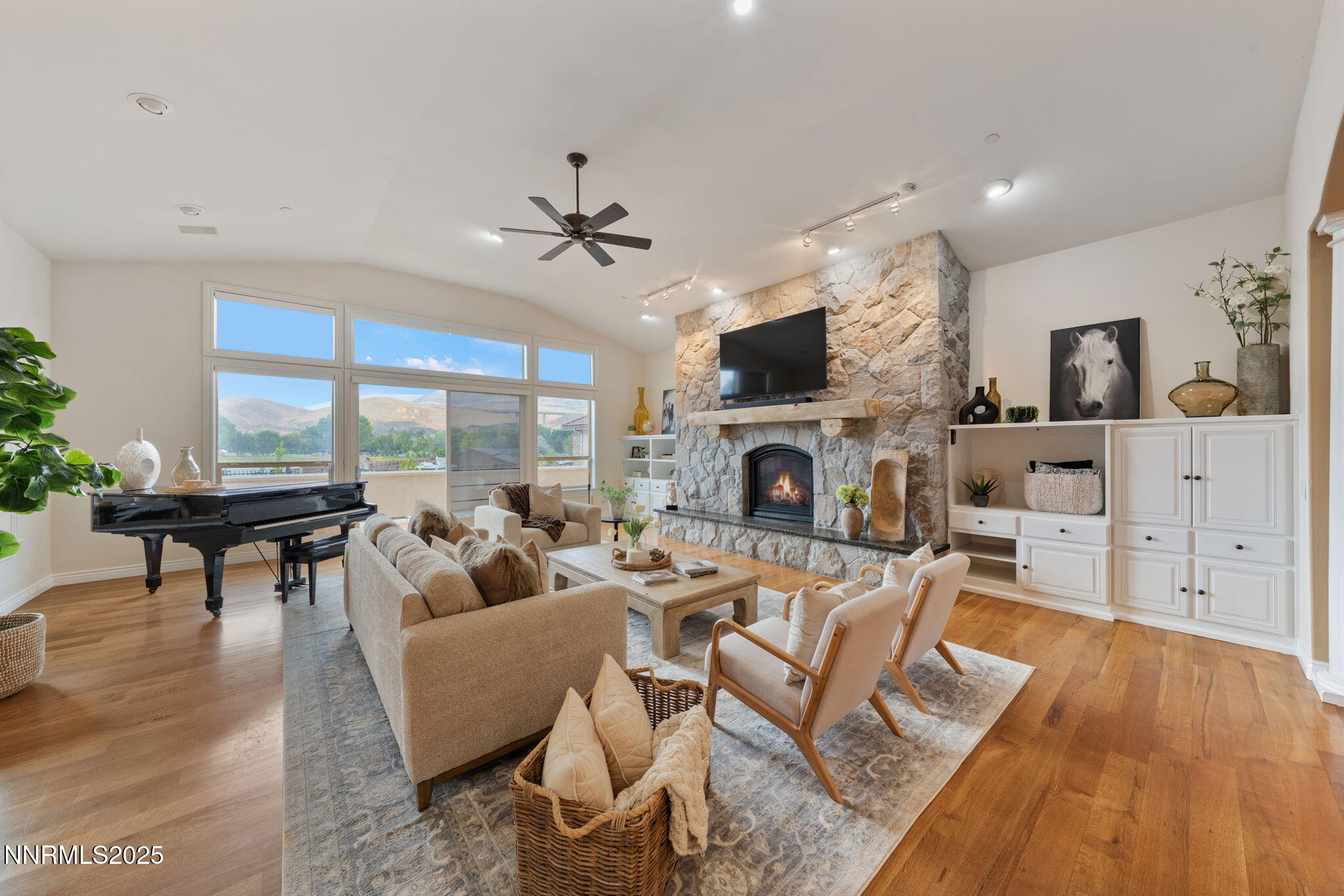 215-web-or-mls-DS201464