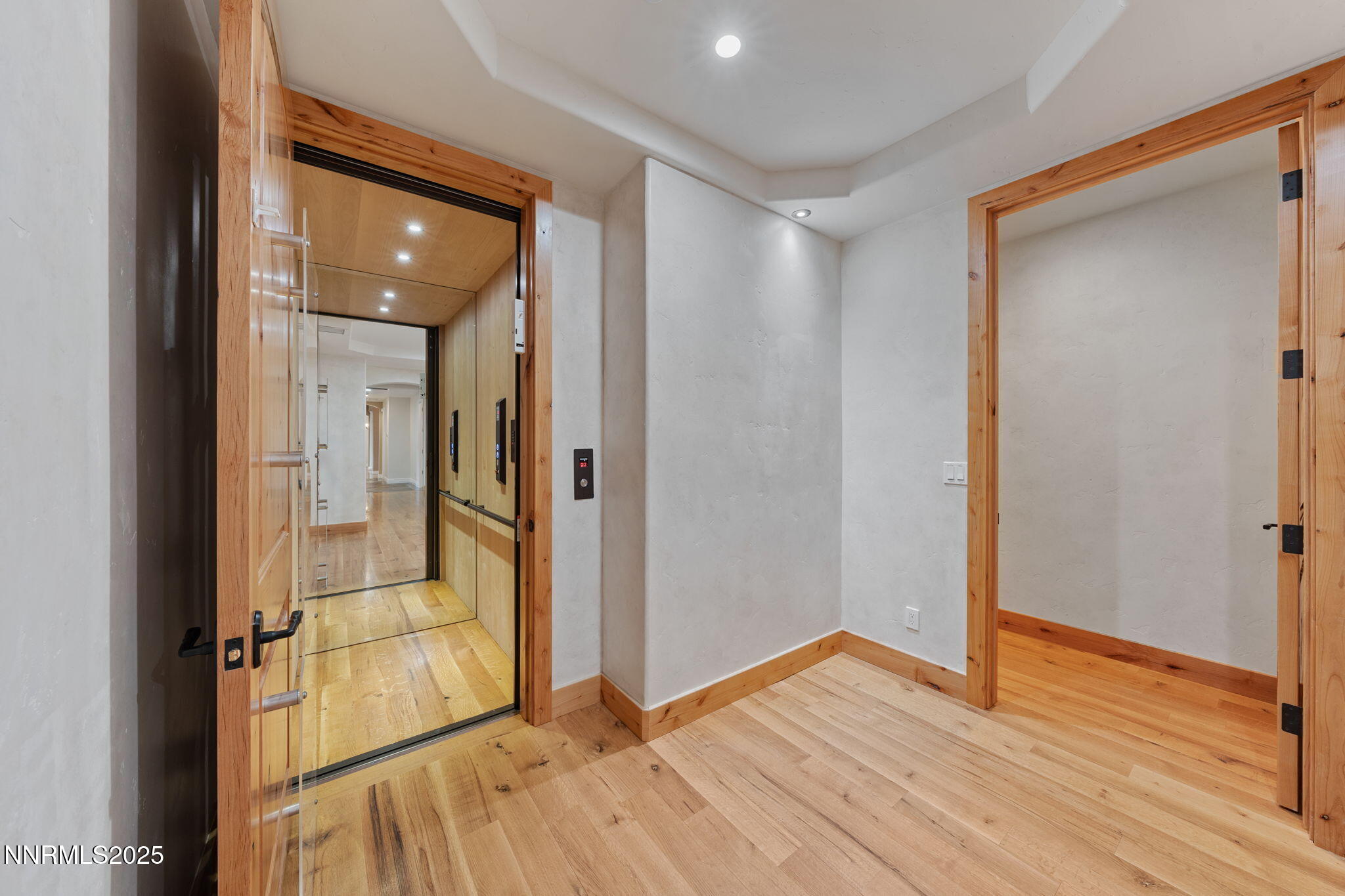 164-web-or-mls-DS201199