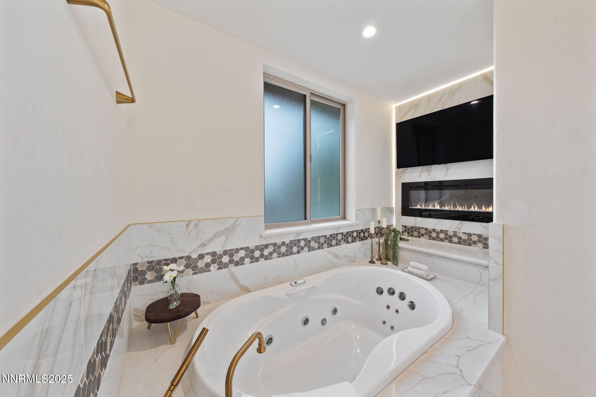 173-web-or-mls-DS201244