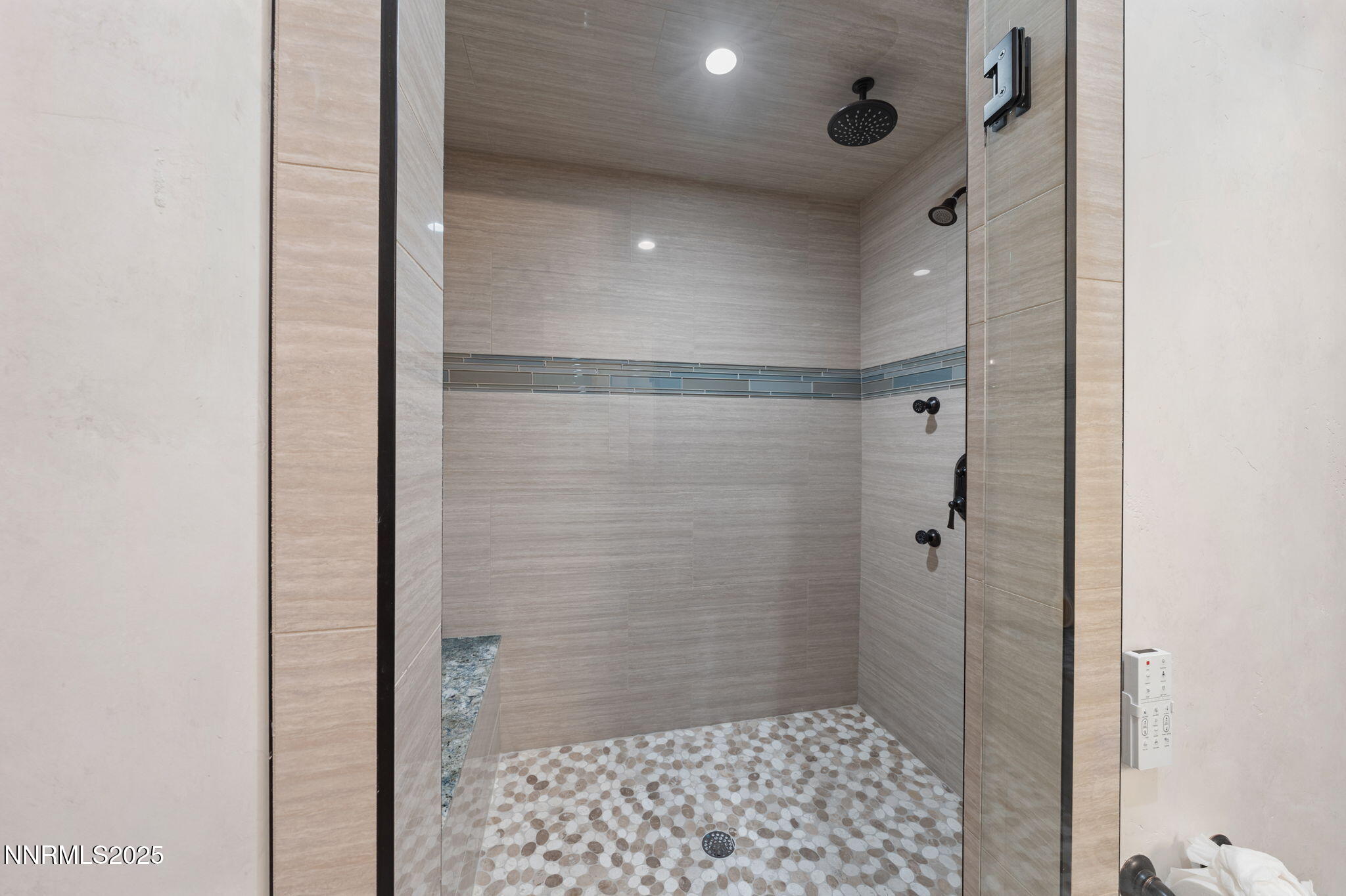 161-web-or-mls-DS201184