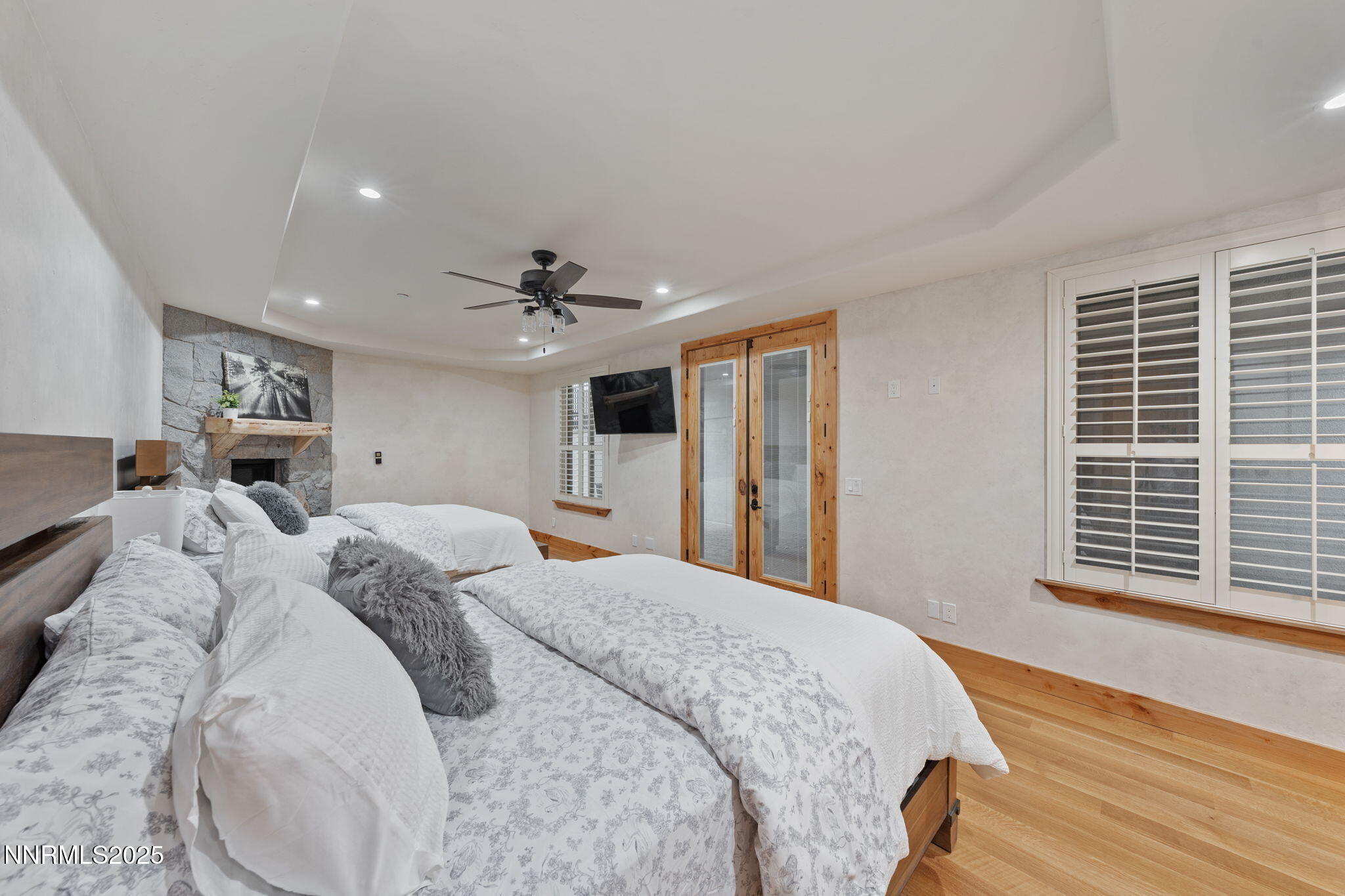 156-web-or-mls-DS201159