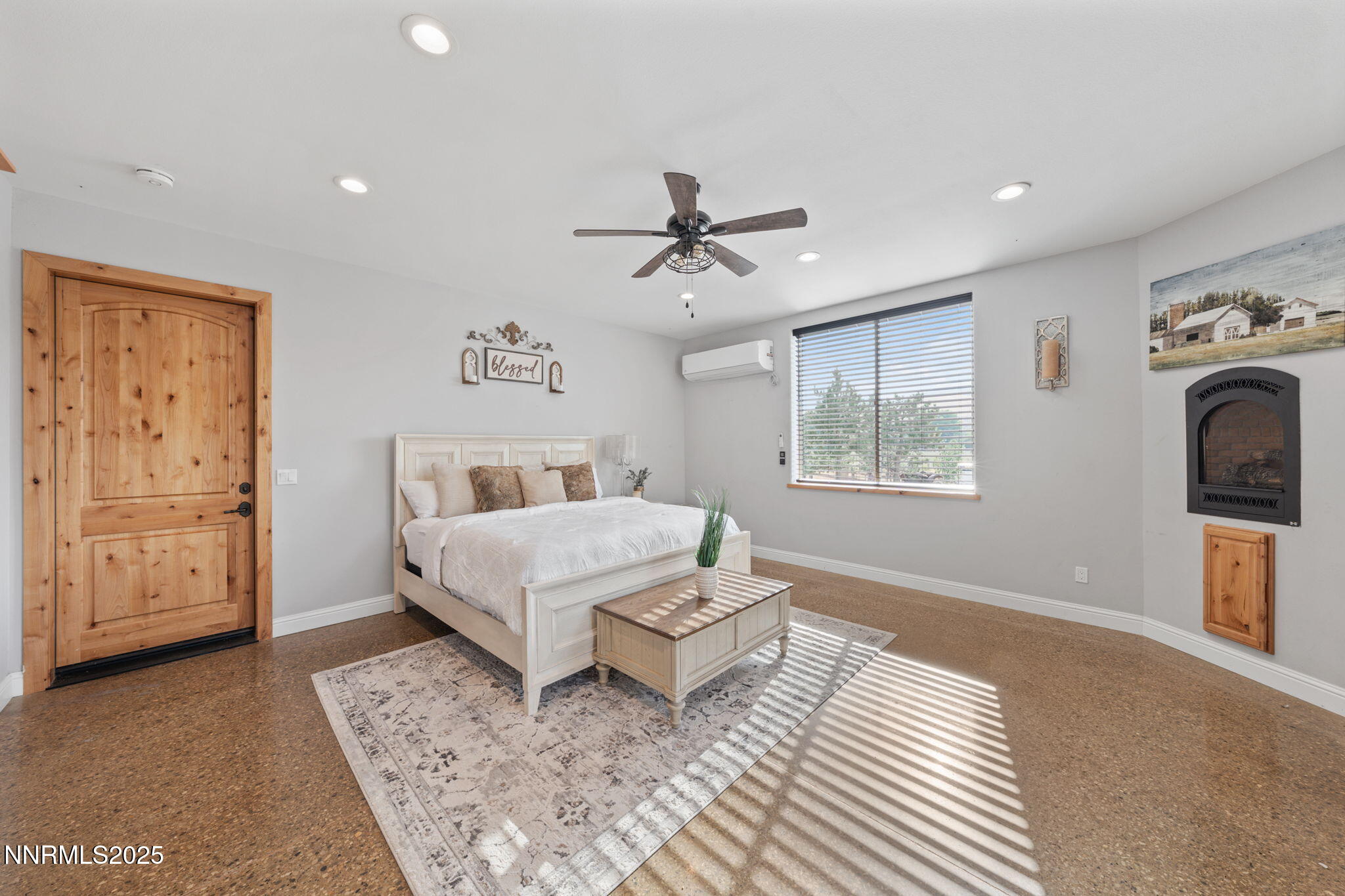 251-web-or-mls-DS203099