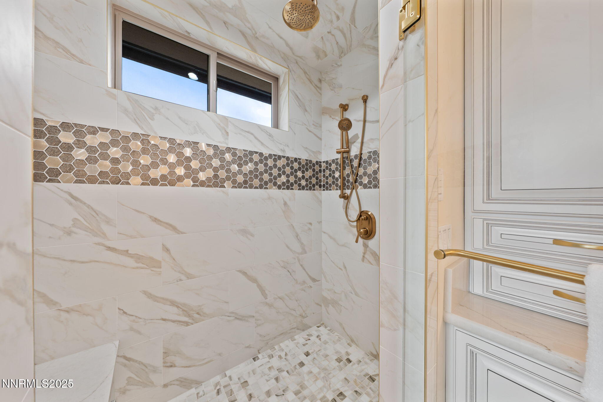 174-web-or-mls-DS201249