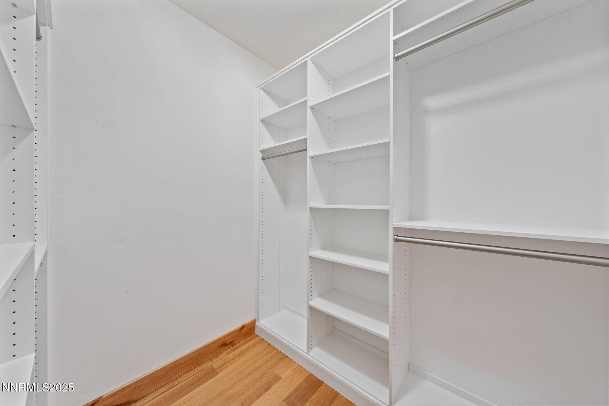 163-web-or-mls-DS201194