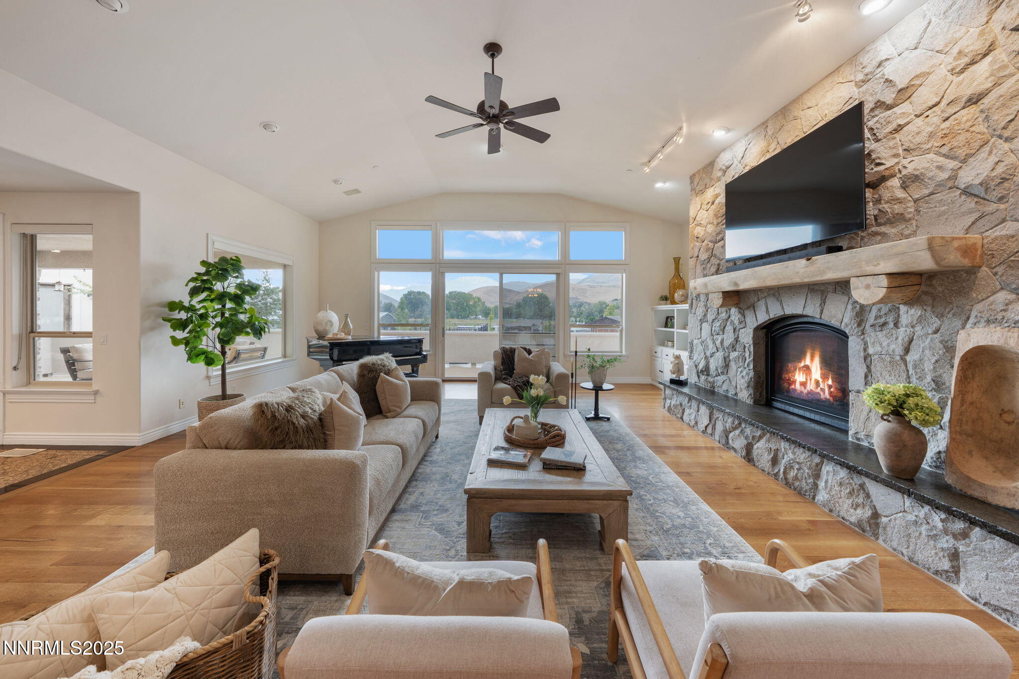 216-web-or-mls-DS201469