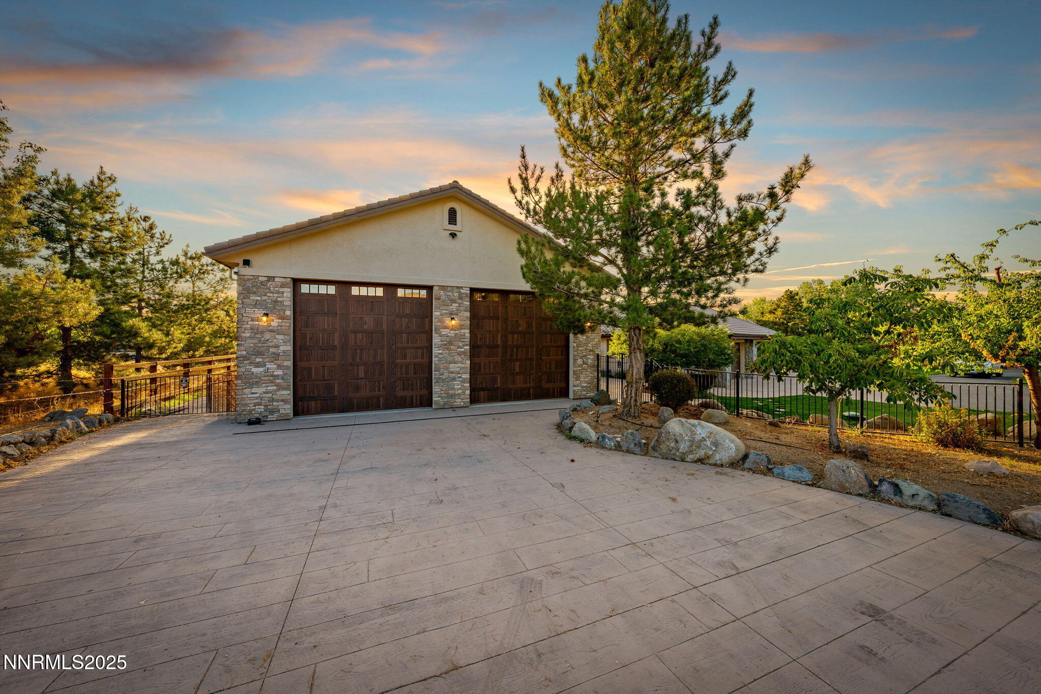 56-web-or-mls-DS203562