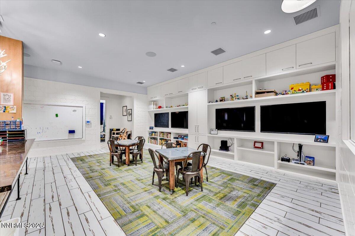 58-25 Beach Club Dr Unit 301 Stateline N