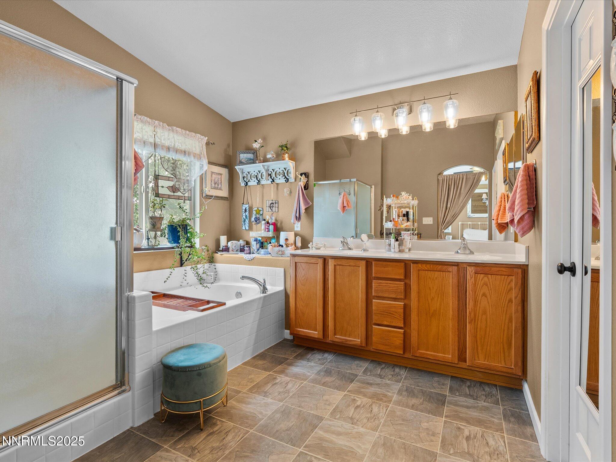 27-1353 Winnies Ln-126