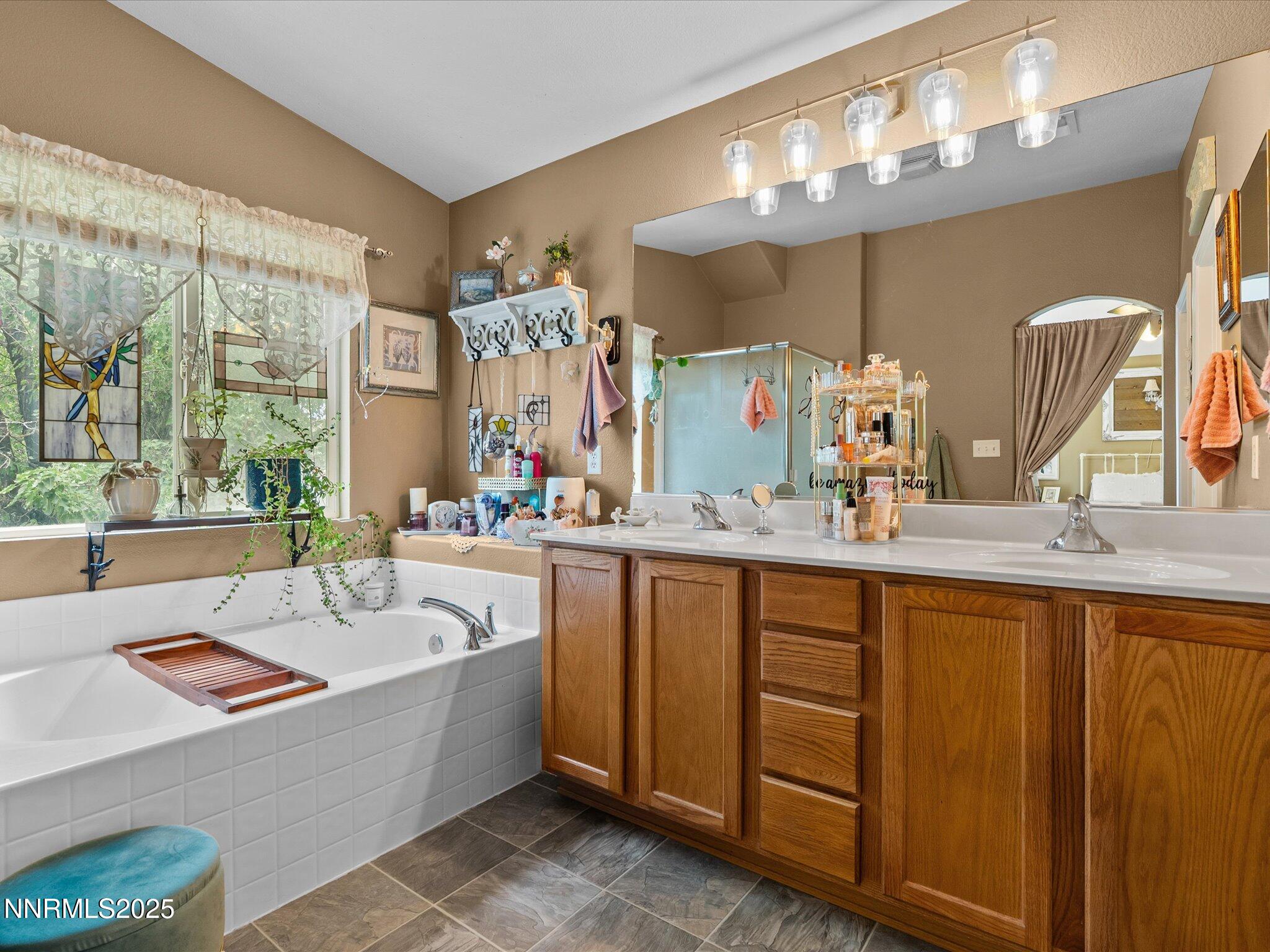 28-1353 Winnies Ln-127