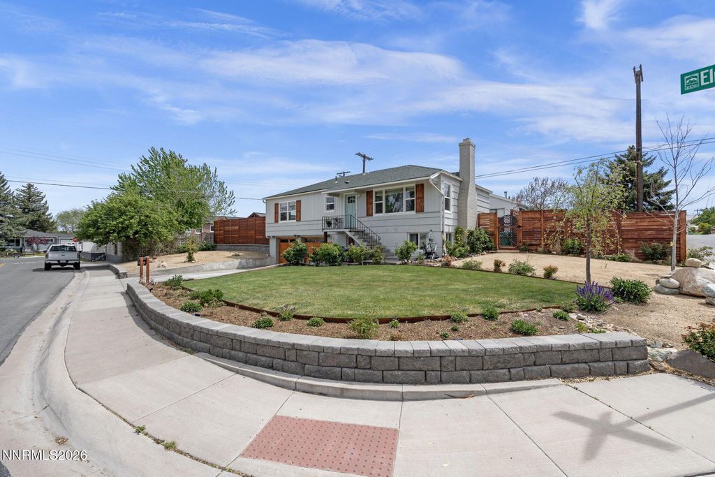 Photo of 1530 Elmcrest Drive, Reno, NV 89503 (MLS # 260004891)