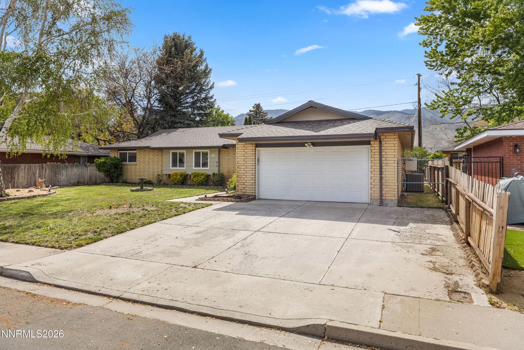 Photo of 904 Saratoga Way, Carson City, NV 89703 (MLS # 260005830)