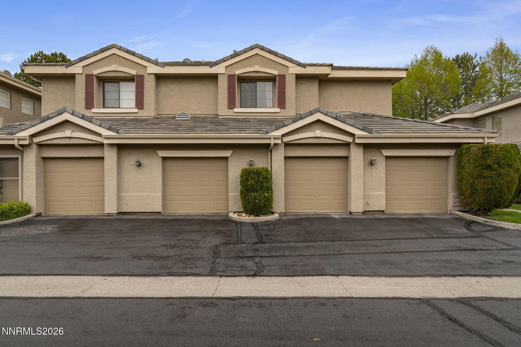 Photo of 900 South Meadows Parkway #APT 424, Reno, NV 89521 (MLS # 260005039)