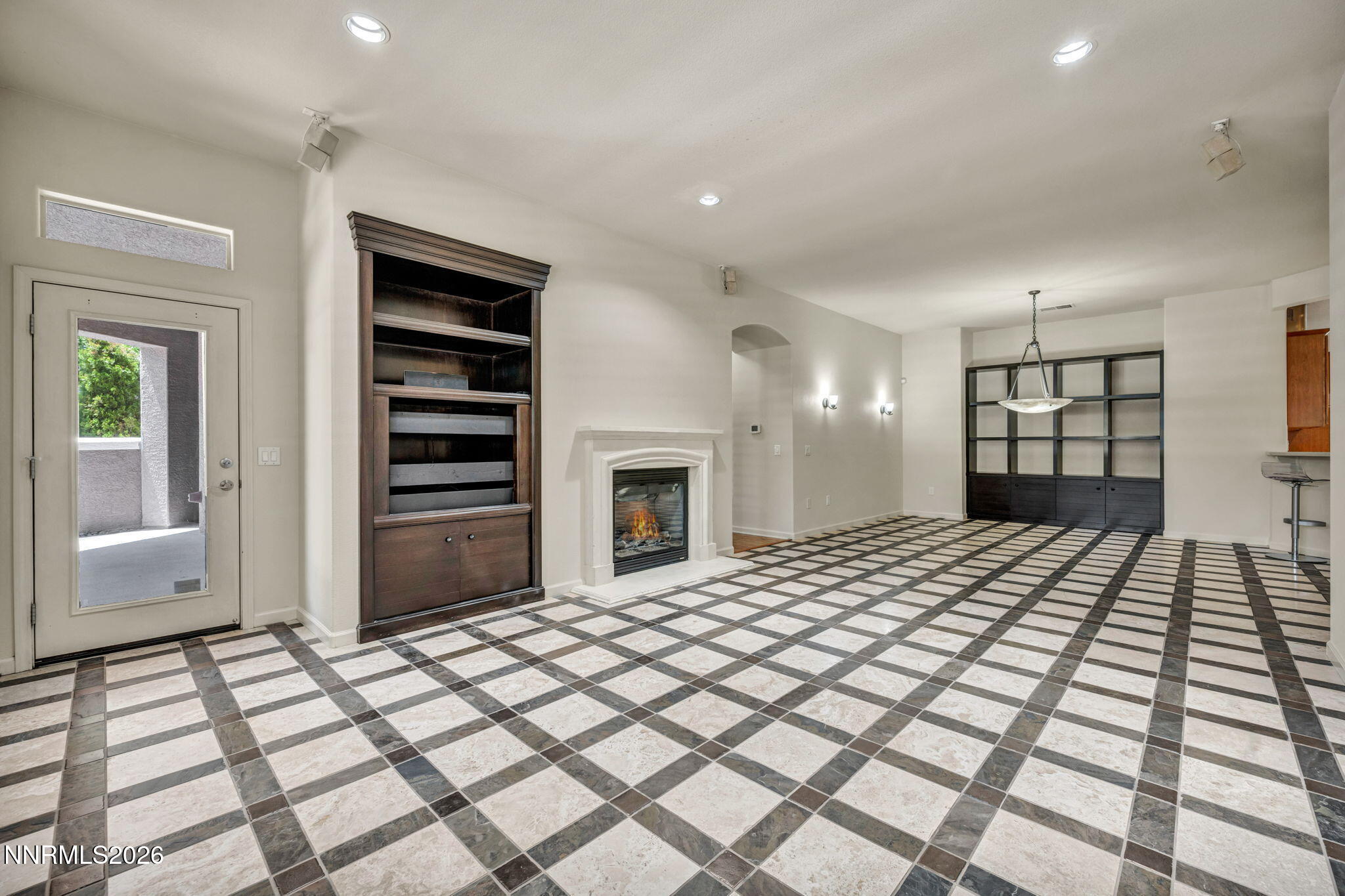 12-web-or-mls-2900-wilbur-may-pkwy-2801