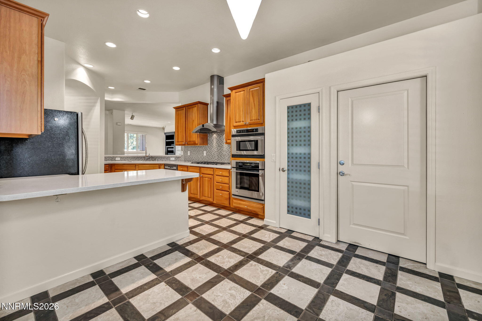 1-web-or-mls-2900-wilbur-may-pkwy-2801