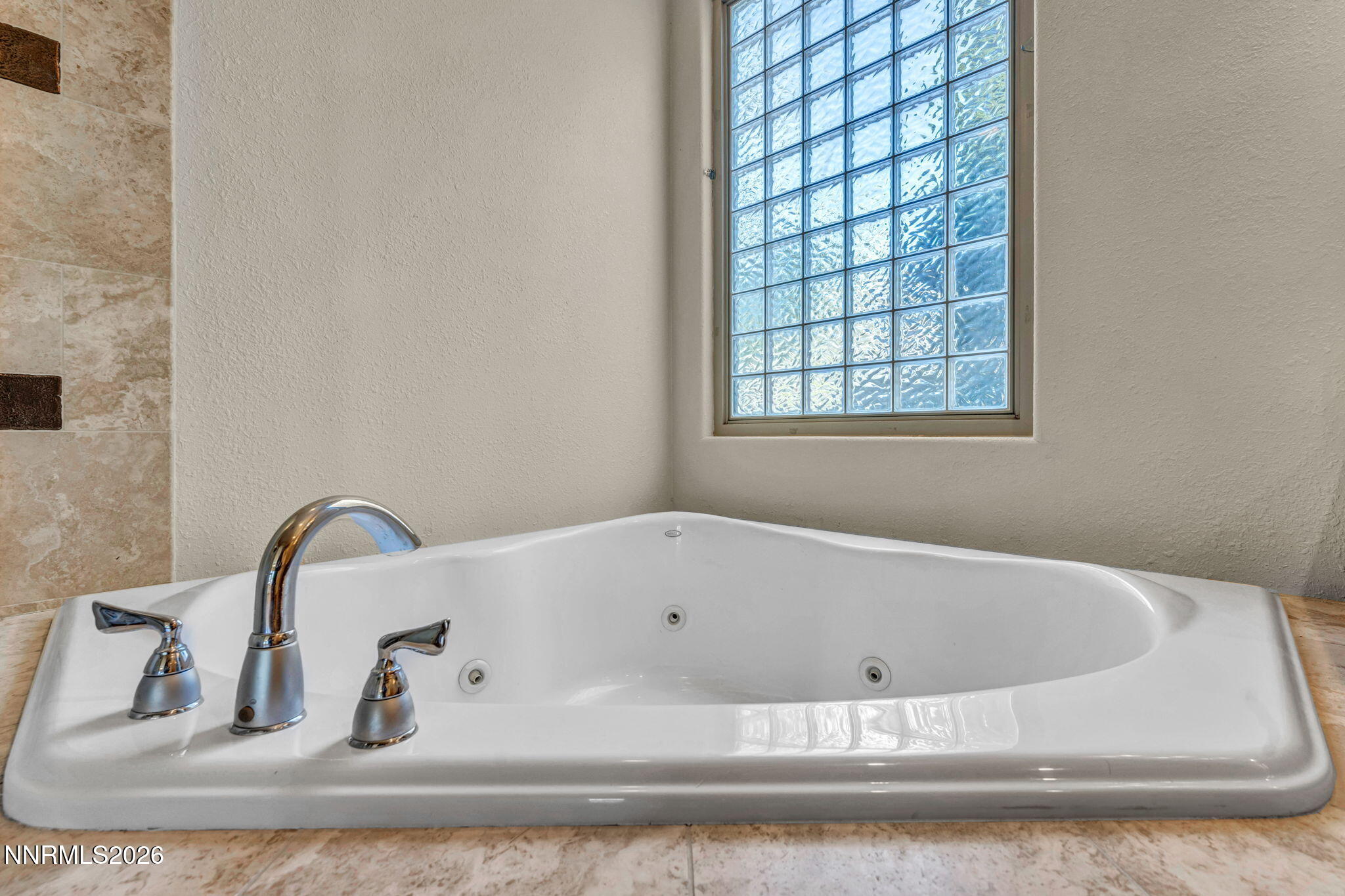 24-web-or-mls-2900-wilbur-may-pkwy-2801