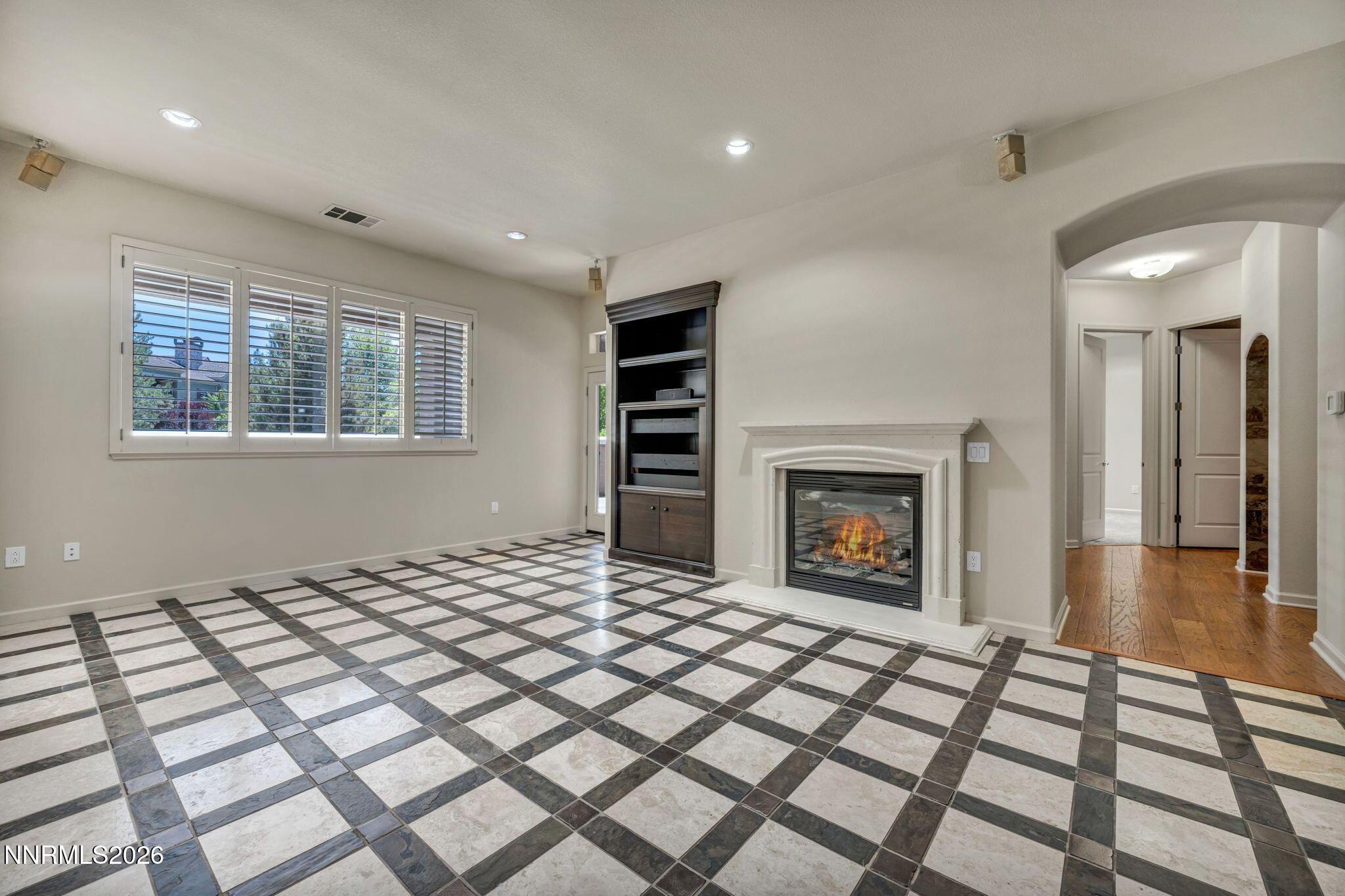 11-web-or-mls-2900-wilbur-may-pkwy-2801