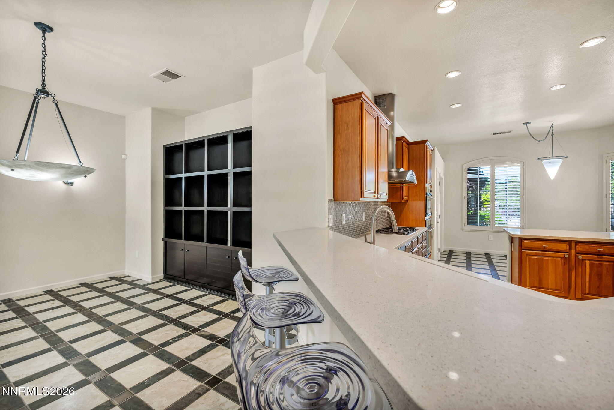 7-web-or-mls-2900-wilbur-may-pkwy-2801