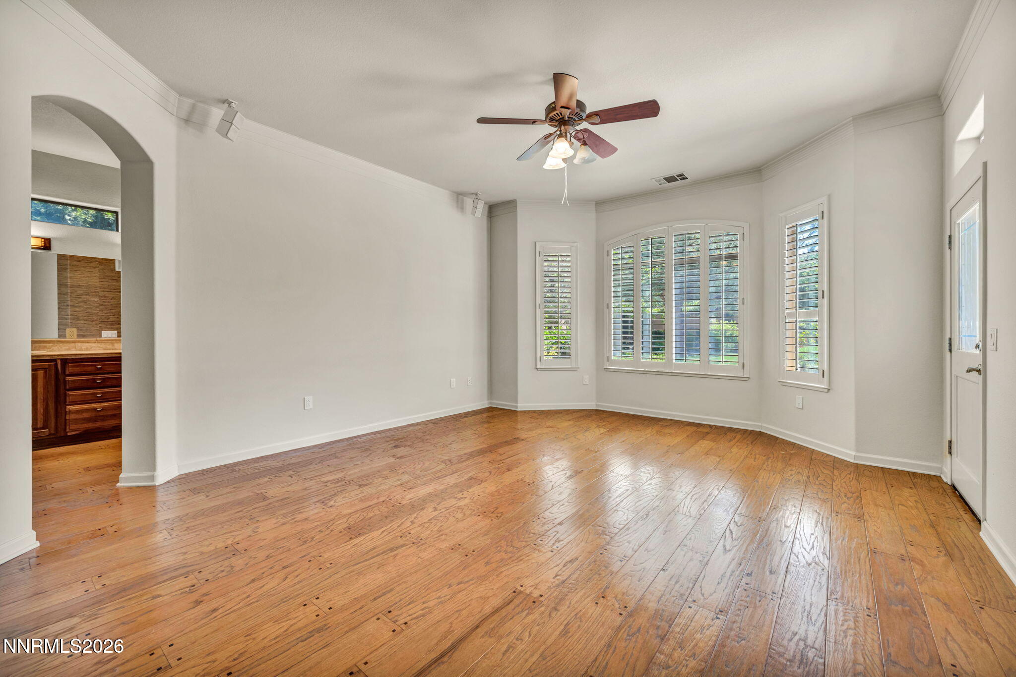 16-web-or-mls-2900-wilbur-may-pkwy-2801