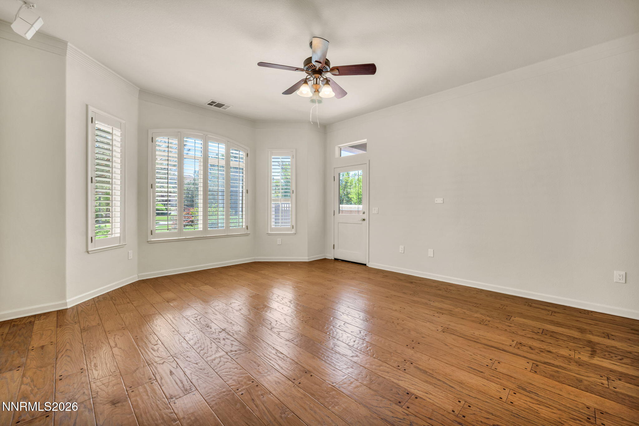 17-web-or-mls-2900-wilbur-may-pkwy-2801