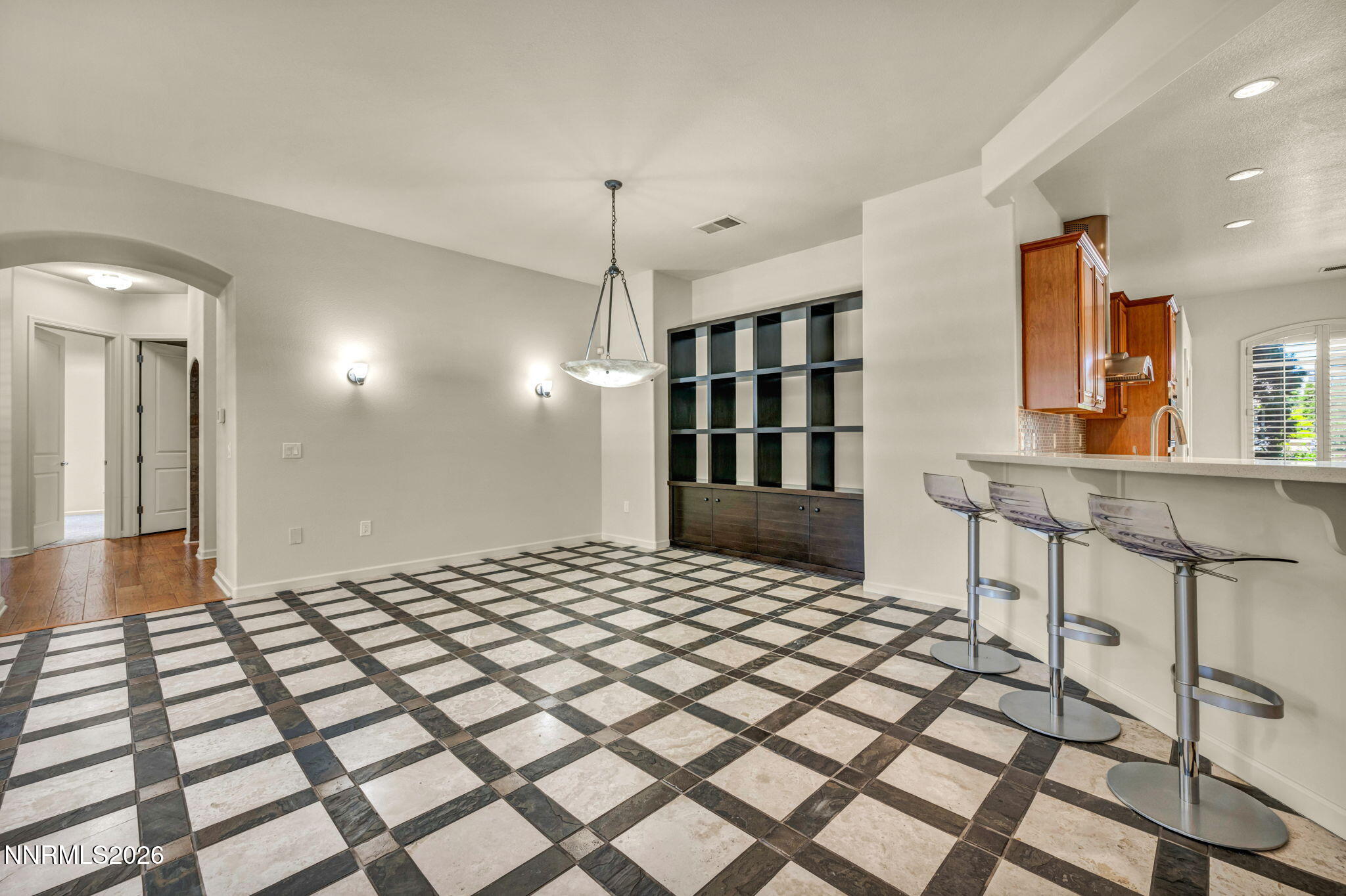 10-web-or-mls-2900-wilbur-may-pkwy-2801