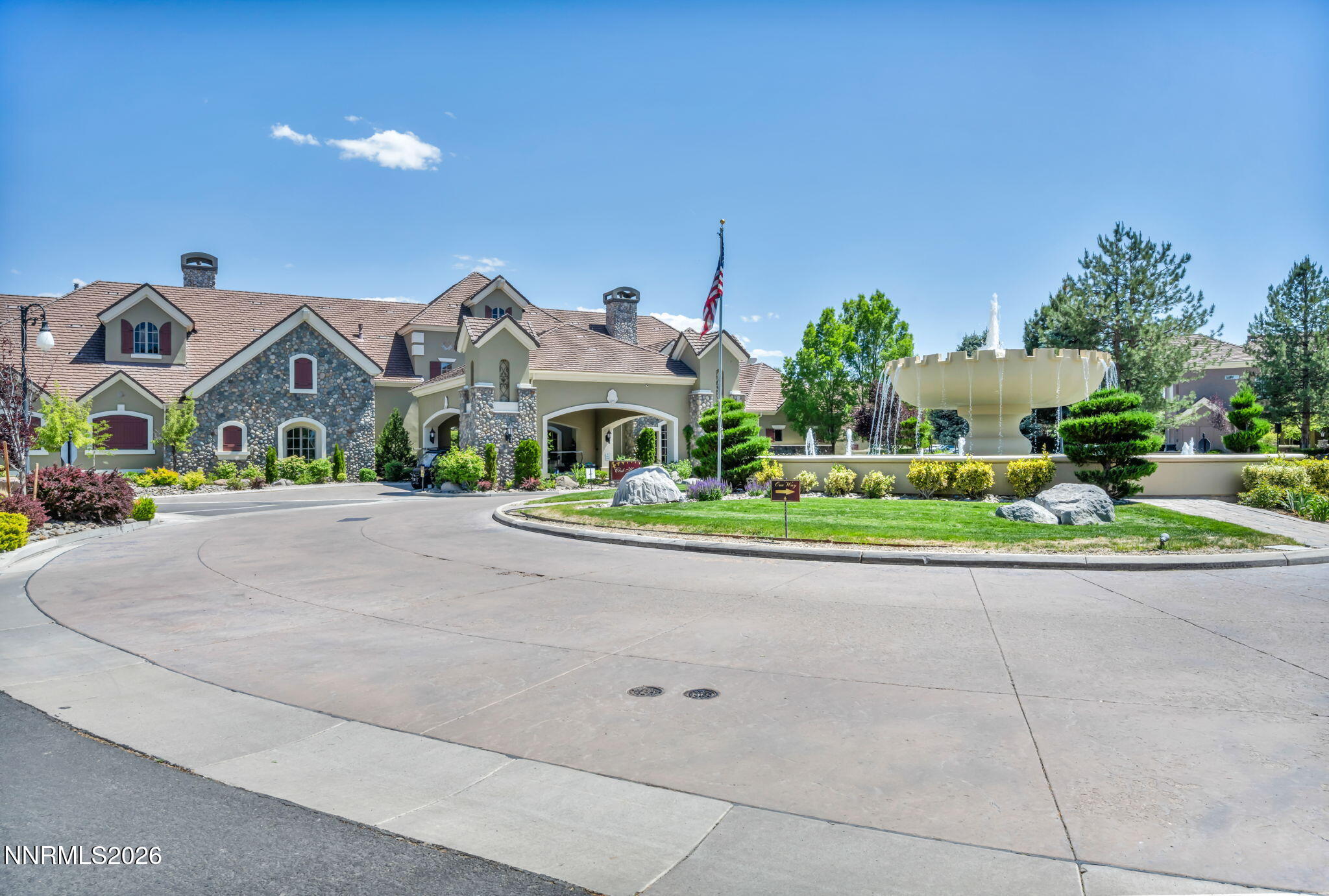 66-web-or-mls-2900-wilbur-may-pkwy-2801