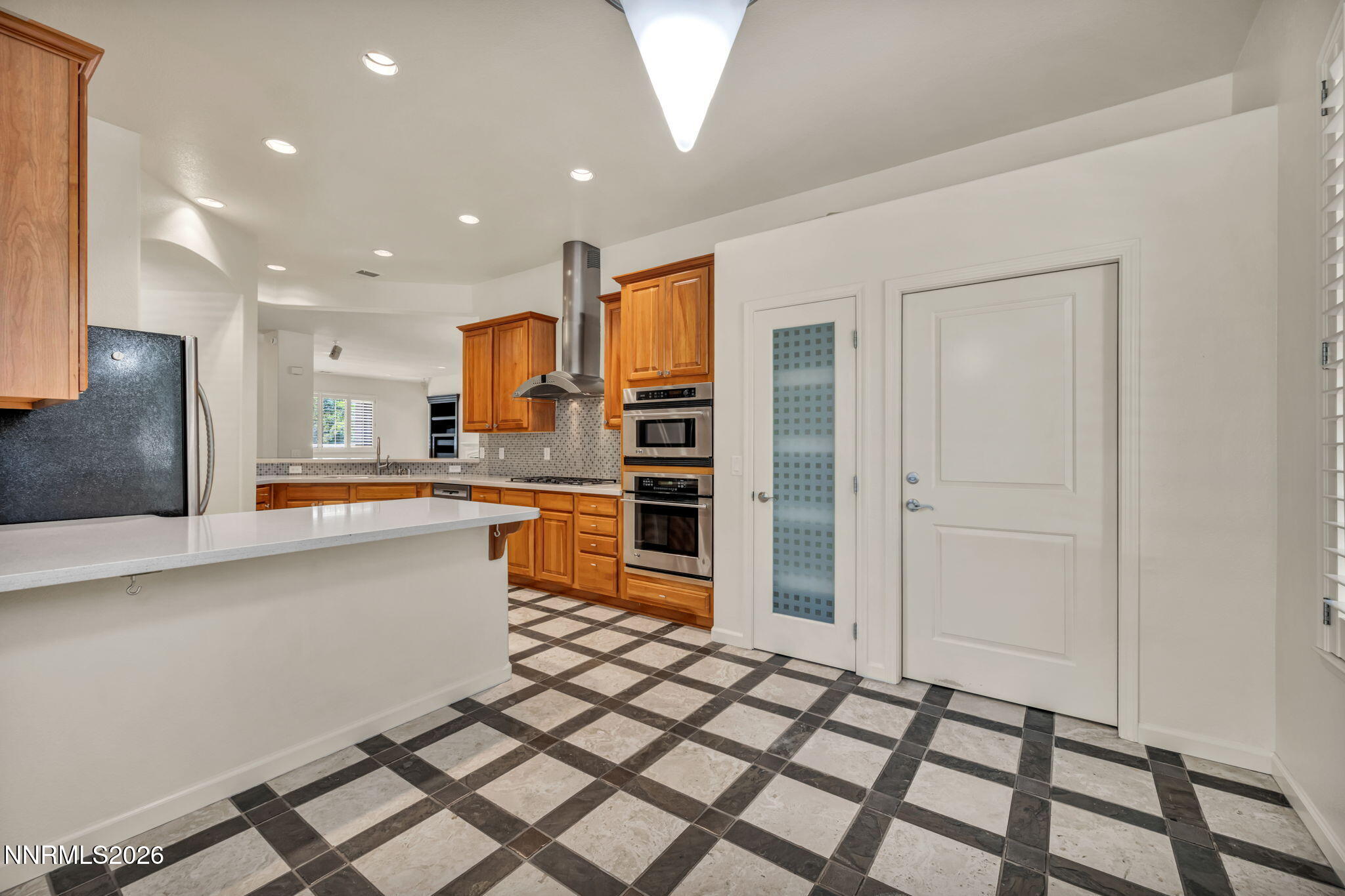 4-web-or-mls-2900-wilbur-may-pkwy-2801