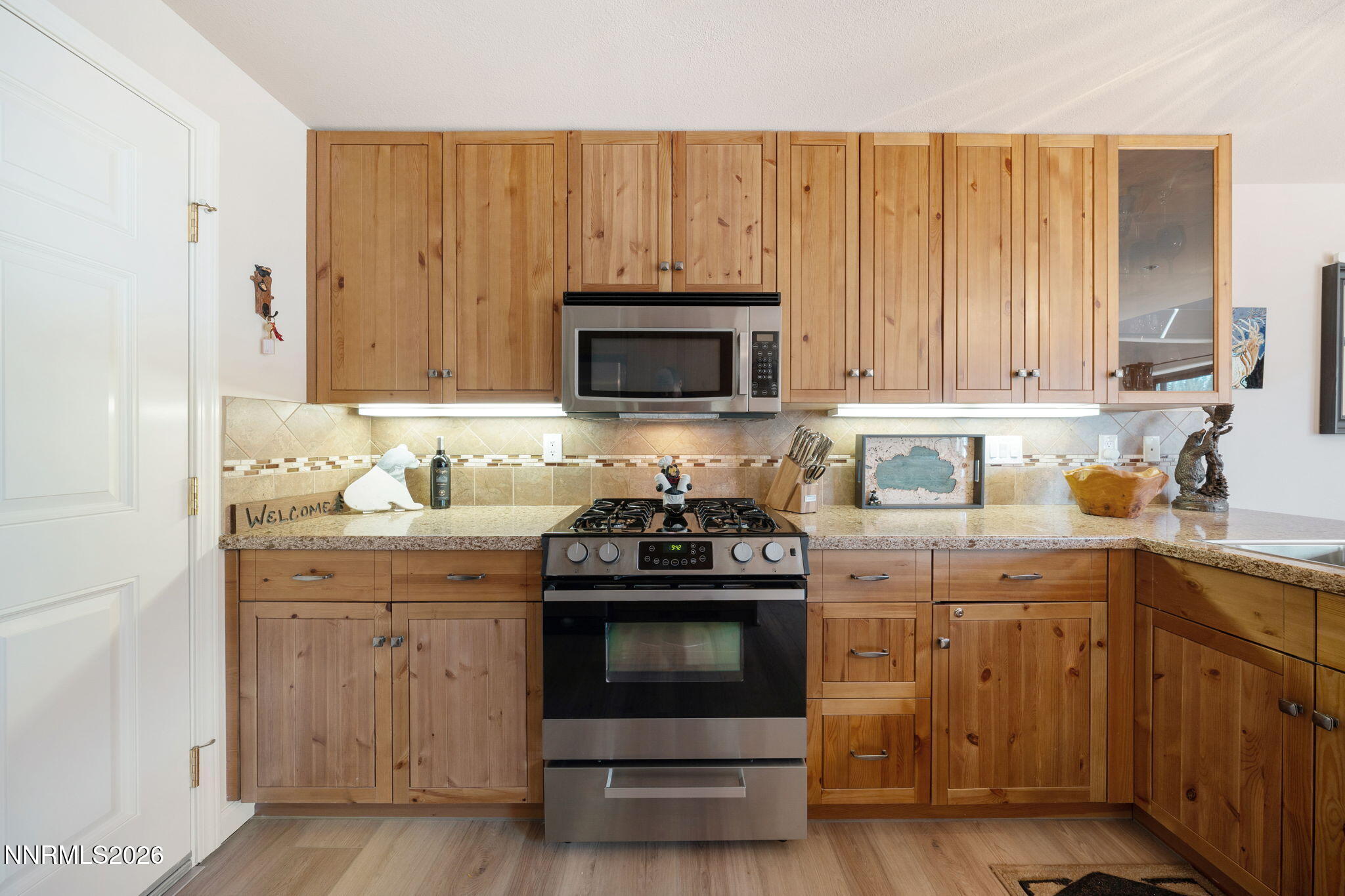 31-web-or-mls-400 Fairview unit 171-11