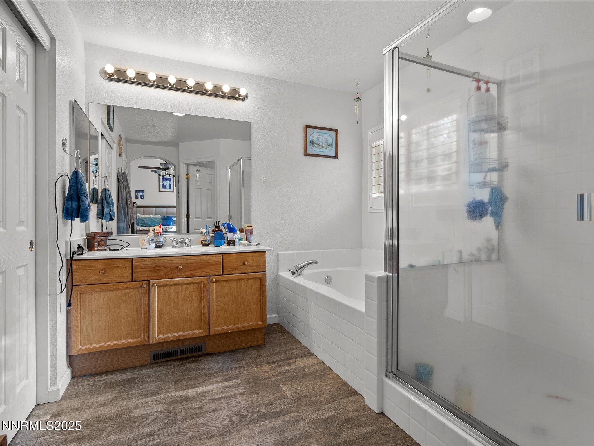 19-9493 Long River Dr-118