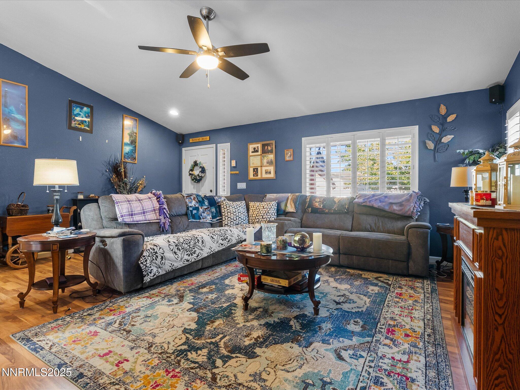 09-9493 Long River Dr-108