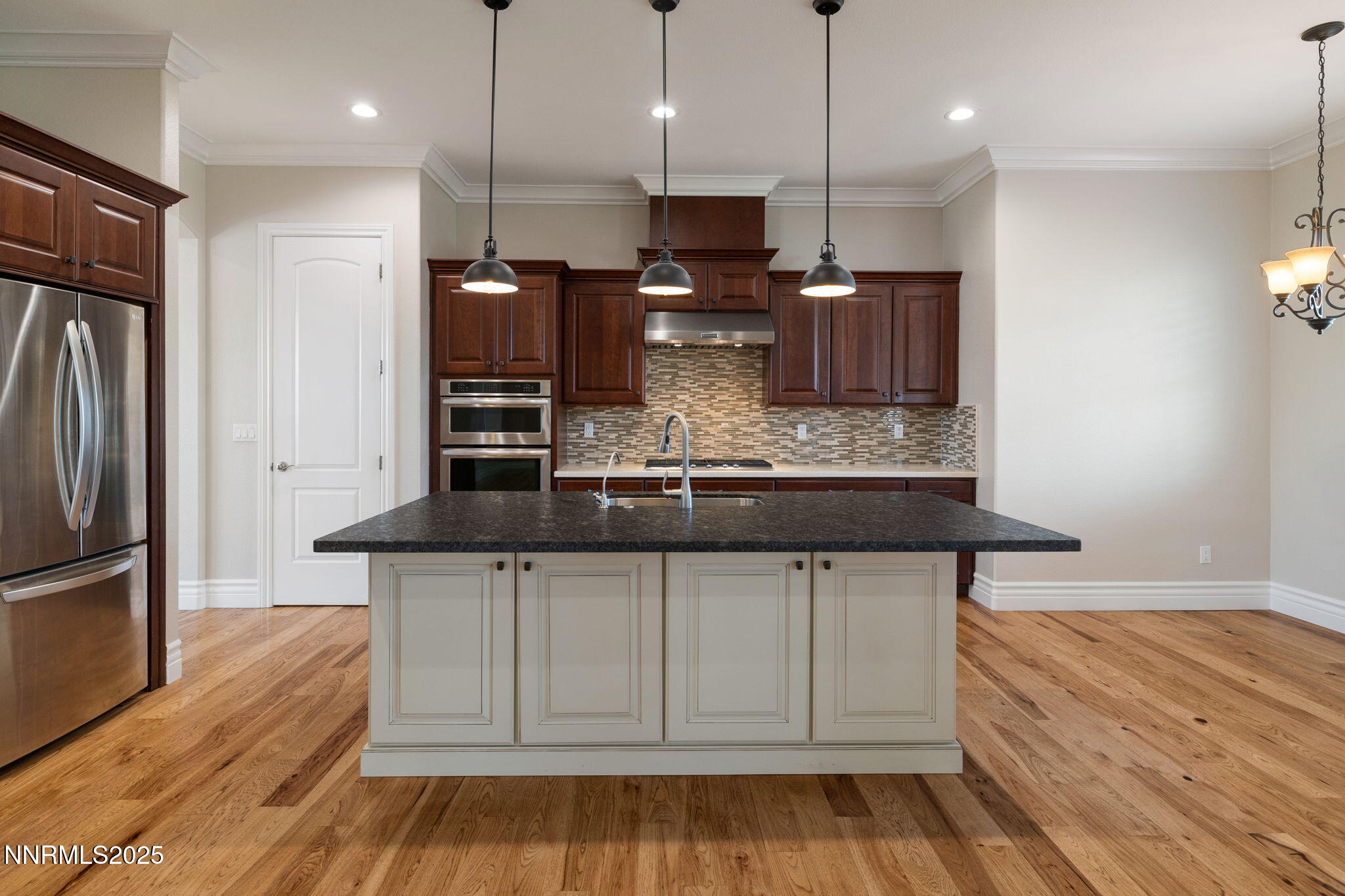 49-web-or-mls-505 Sierra Manor-5