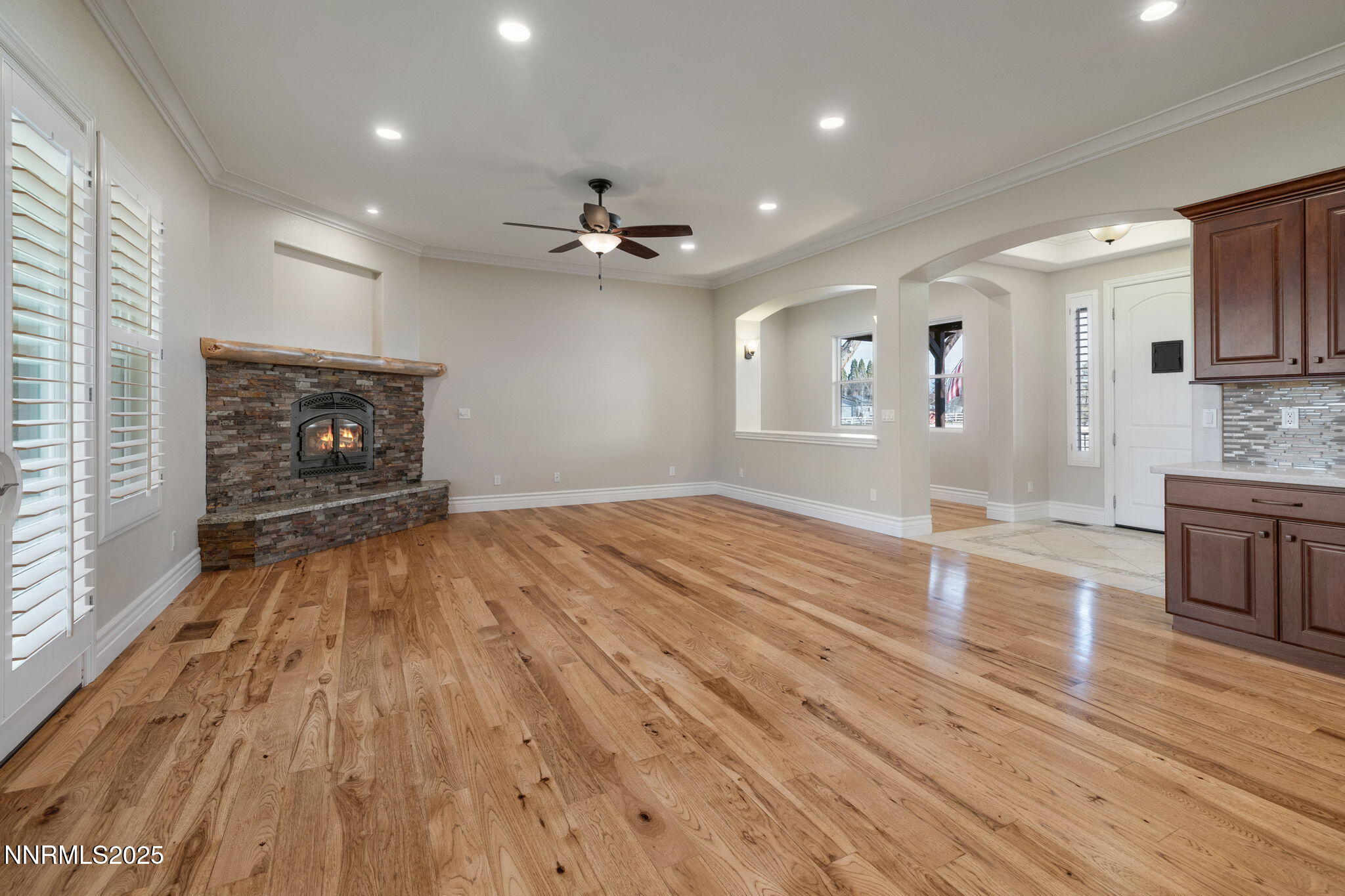 48-web-or-mls-505 Sierra Manor-6