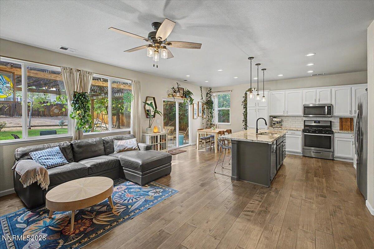 866 N University Park Loop