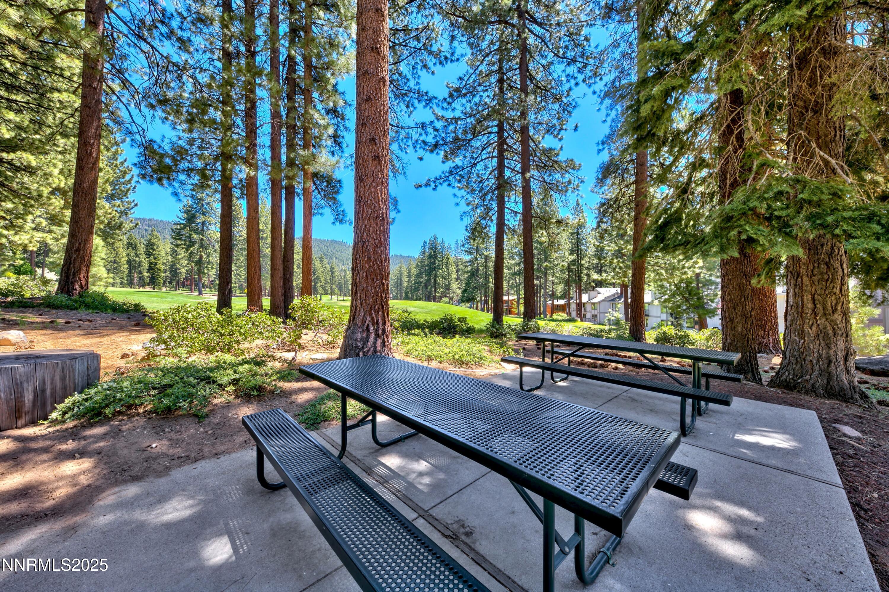 FairwayPines_PicnicTable