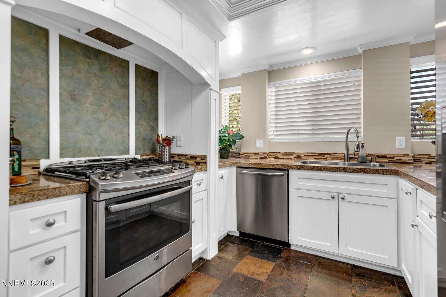 831 Blue Falls Pl Reno NV-large-016-054-